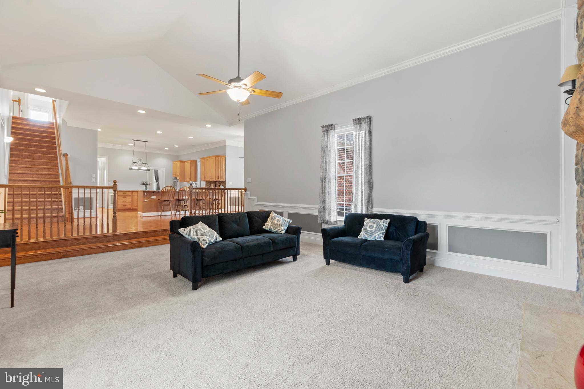 MAPLE HILL'S AFFLUENT - Residential