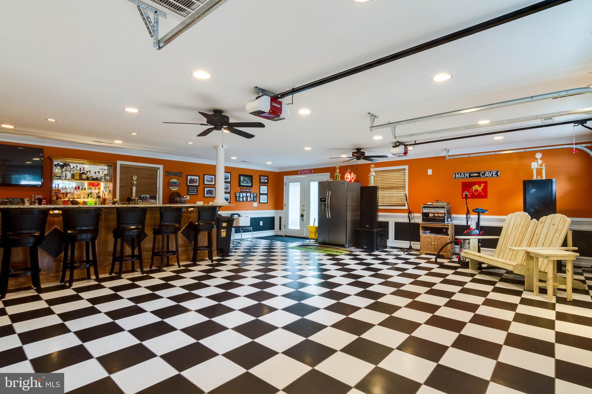 MAPLE HILL'S AFFLUENT - Residential