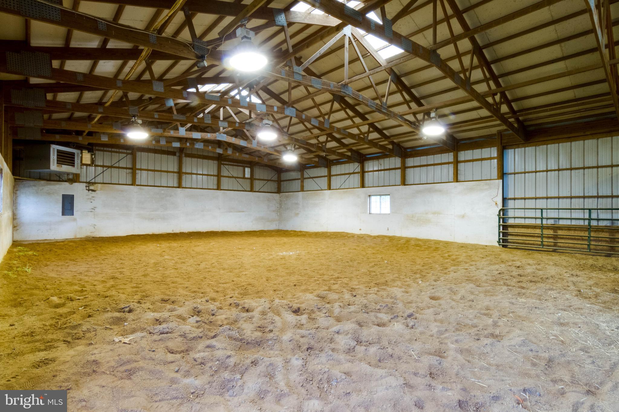 MAPLE HILL'S AFFLUENT - Residential