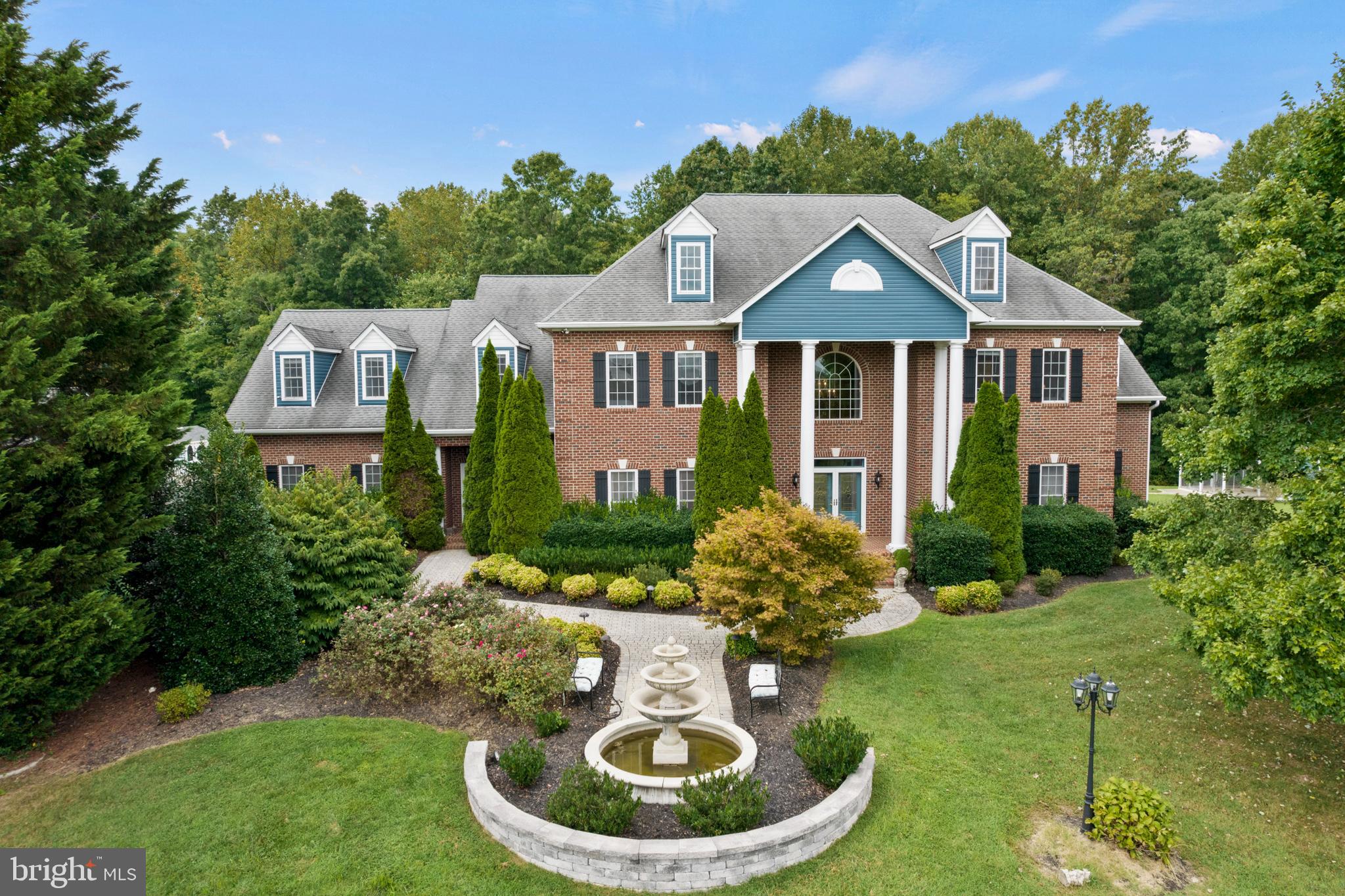 MAPLE HILL'S AFFLUENT - Residential