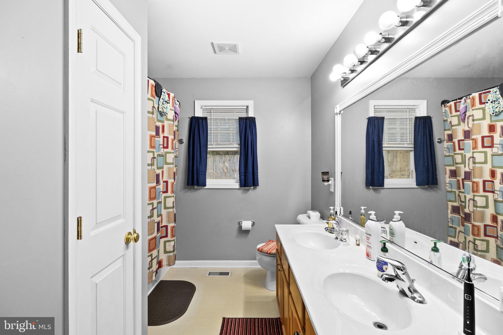 LAKE CAROLINE - Residential