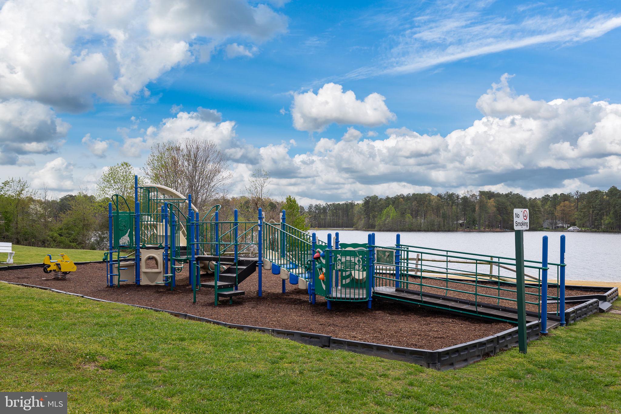 LAKE CAROLINE - Residential