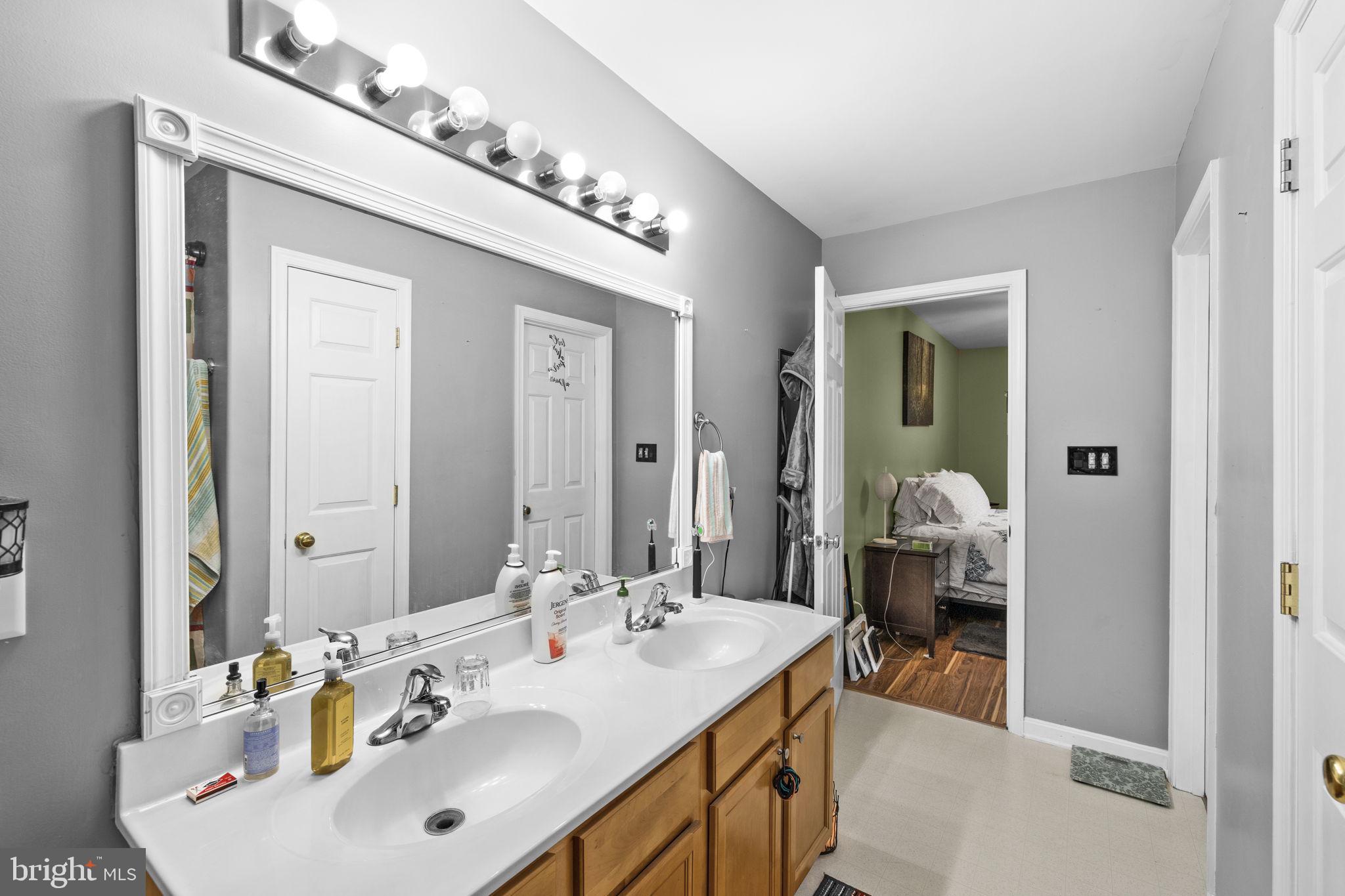 LAKE CAROLINE - Residential