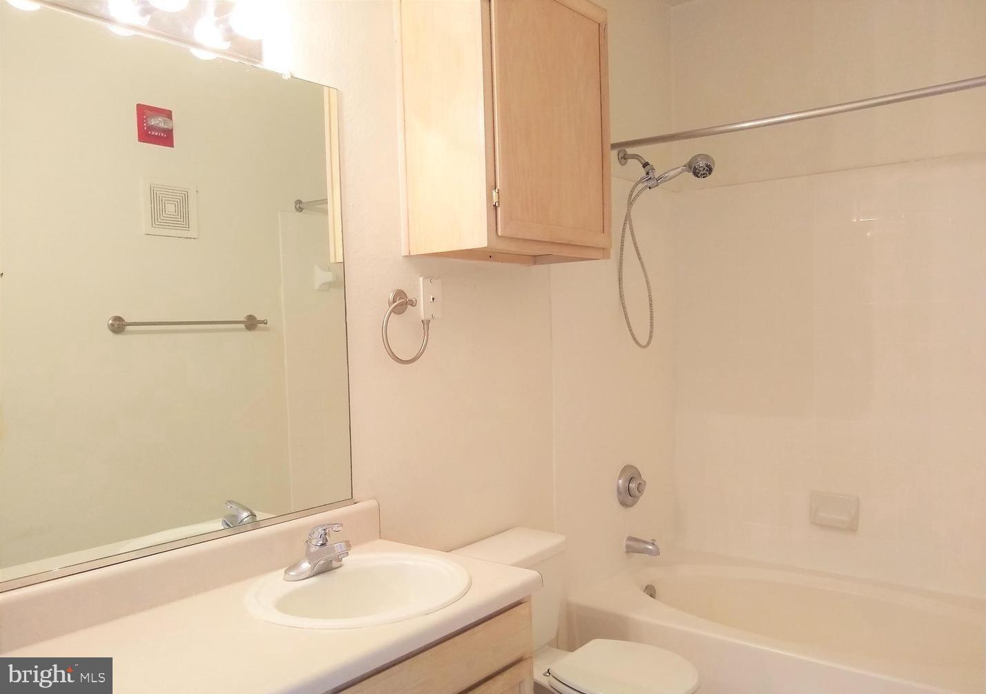 GATES OF MCLEAN - Residential Lease