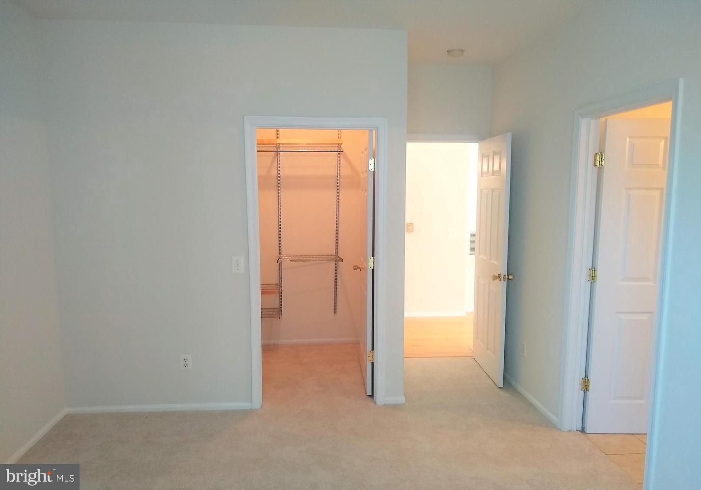 GATES OF MCLEAN - Residential Lease