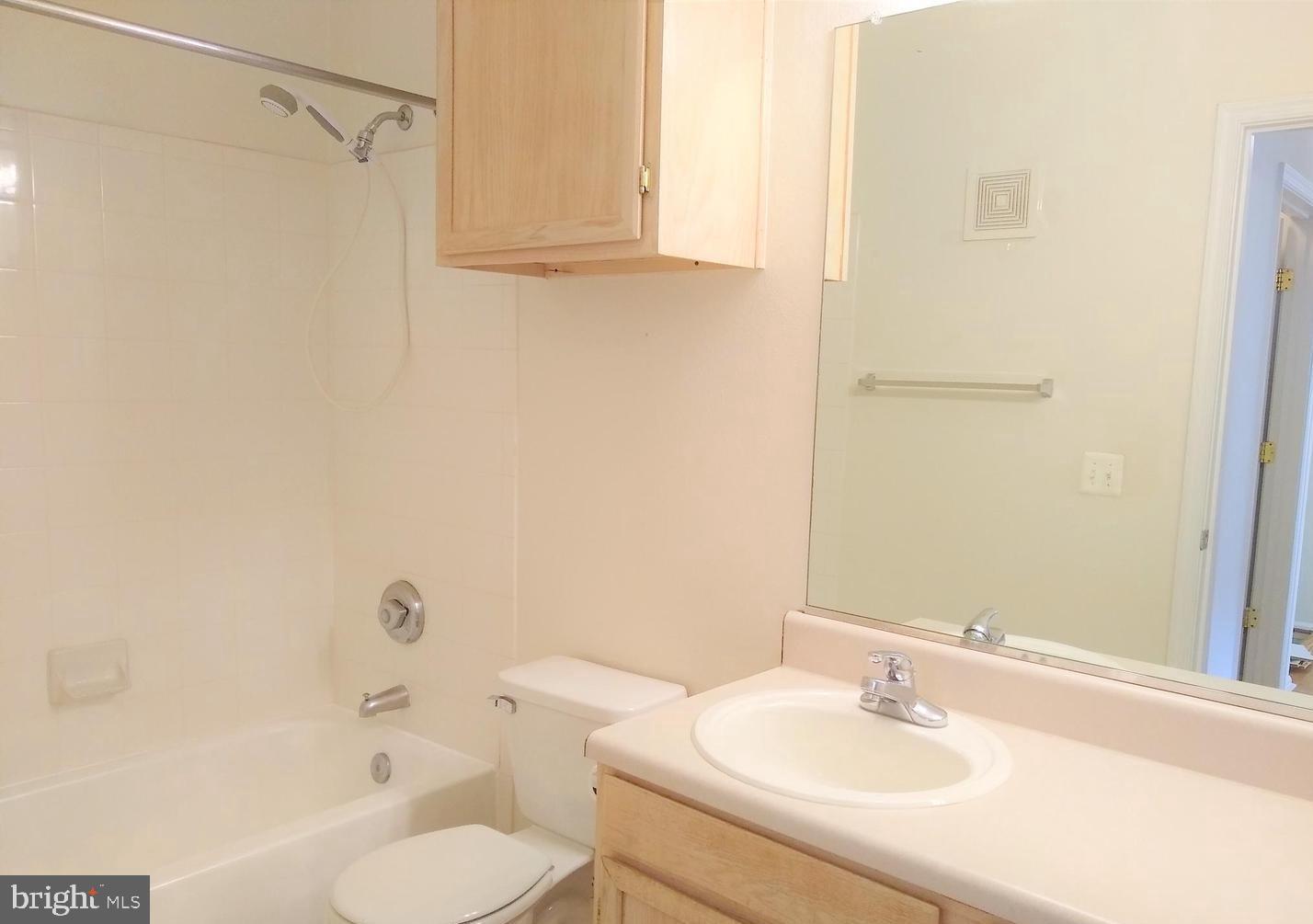 GATES OF MCLEAN - Residential Lease