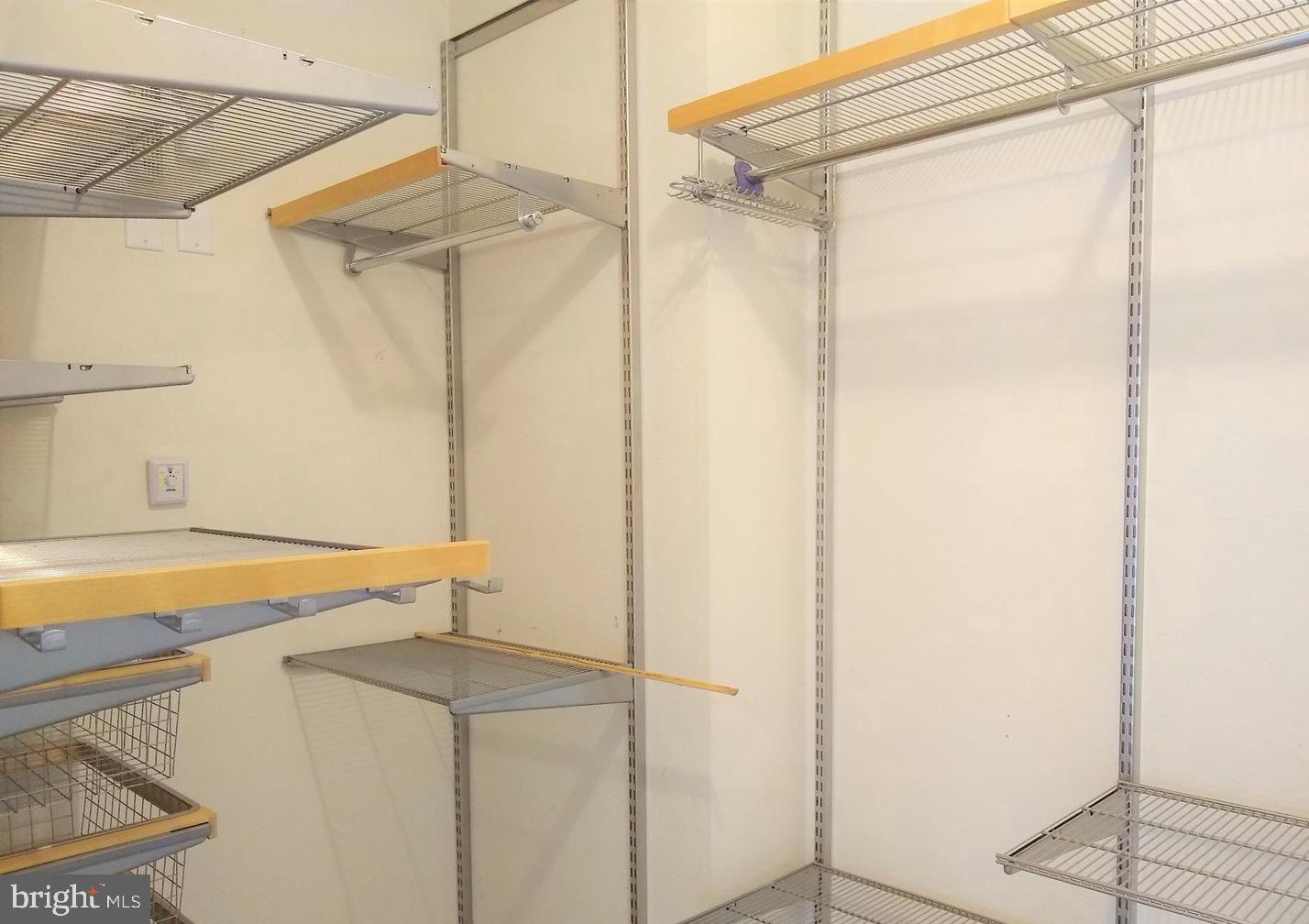 GATES OF MCLEAN - Residential Lease