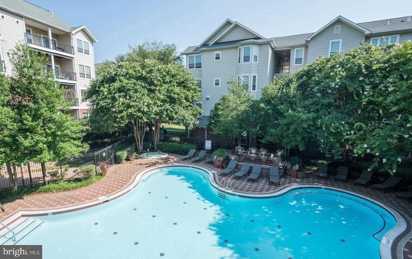 GATES OF MCLEAN - Residential Lease