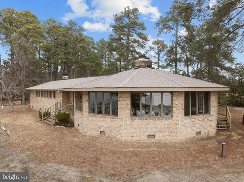 5414 York Haven Lane, Gloucester, VA MLS: VAGV2000100