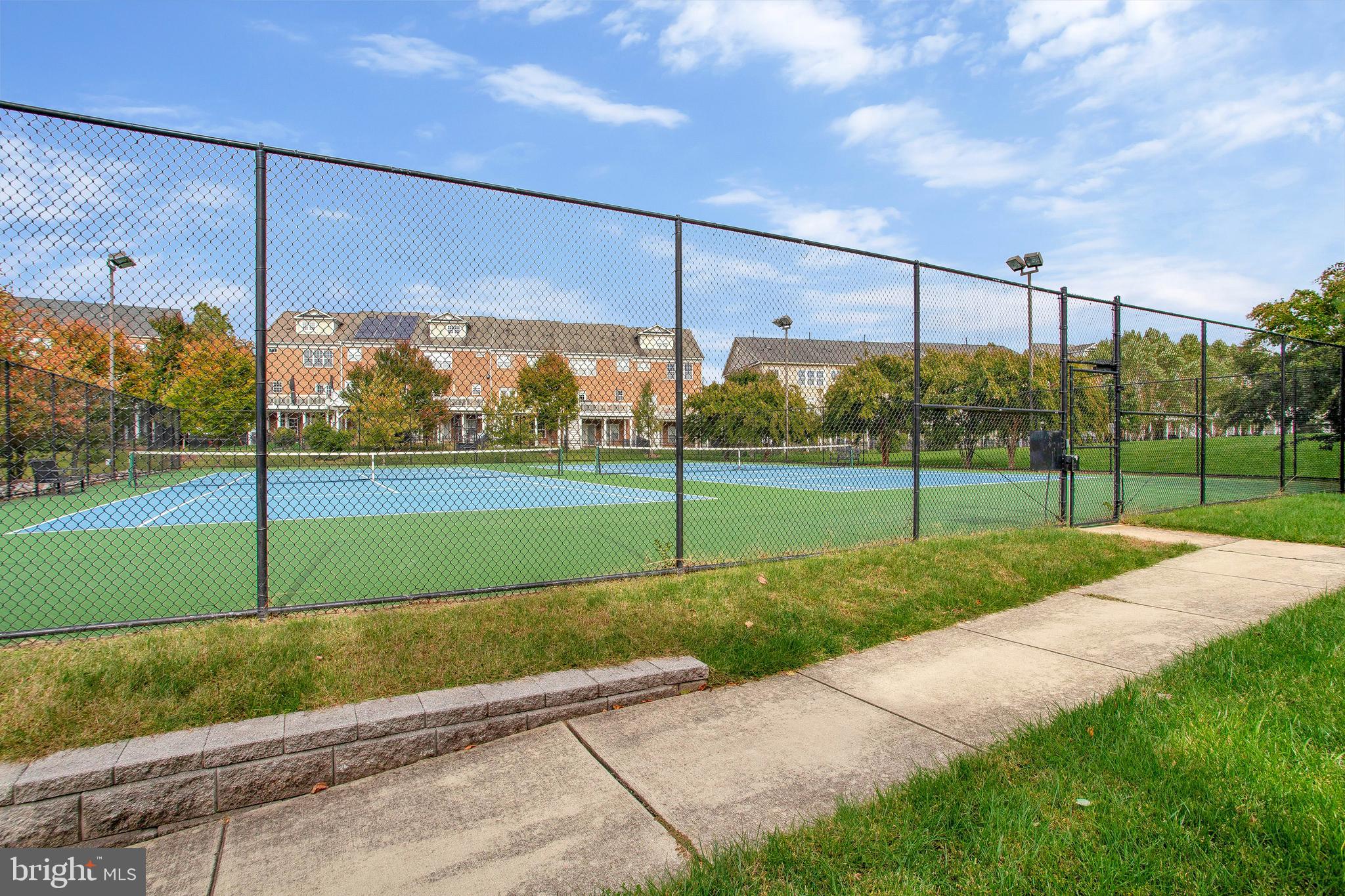 OAK CREEK CLUB - Residential