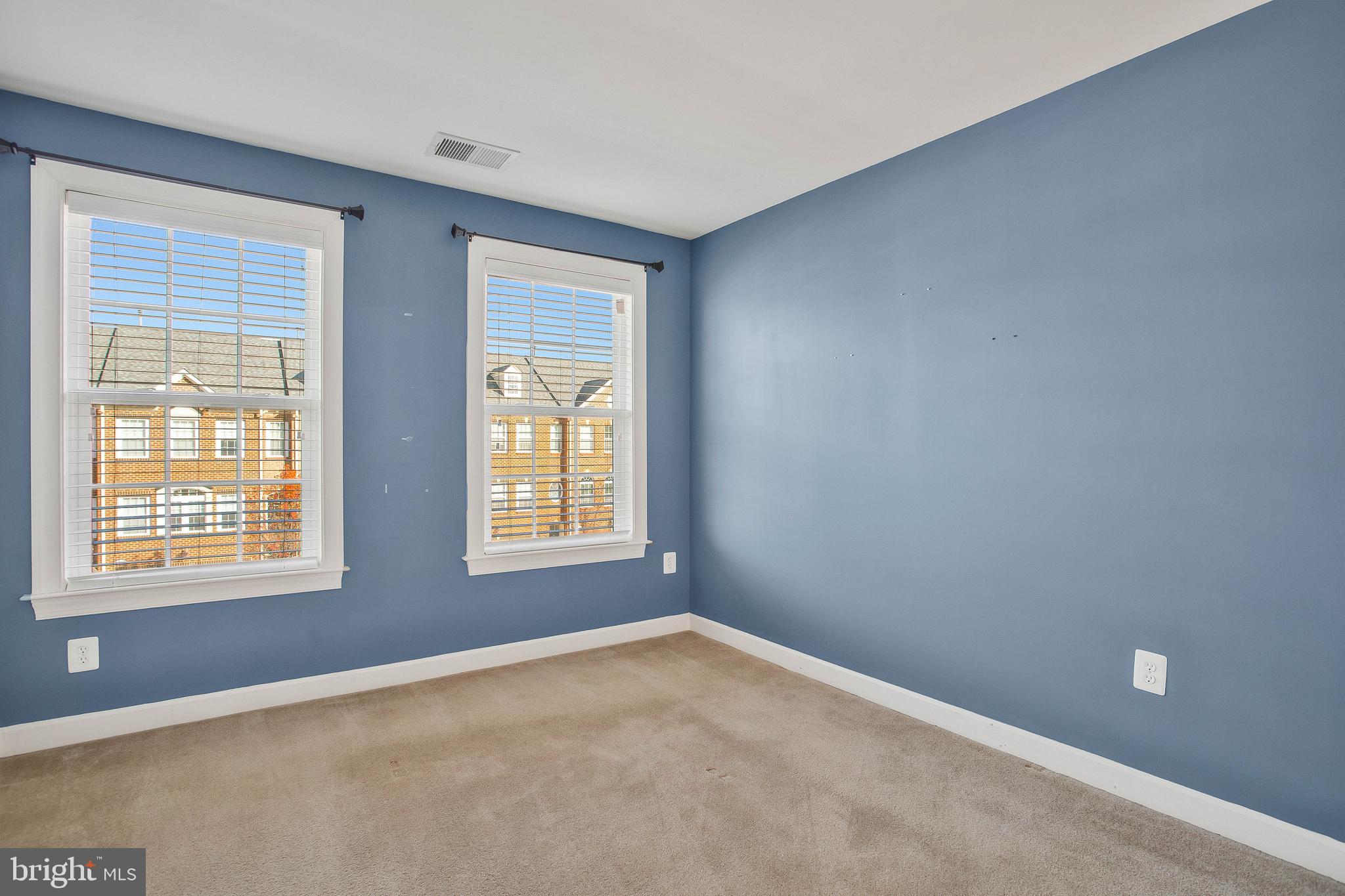 OAK CREEK CLUB - Residential