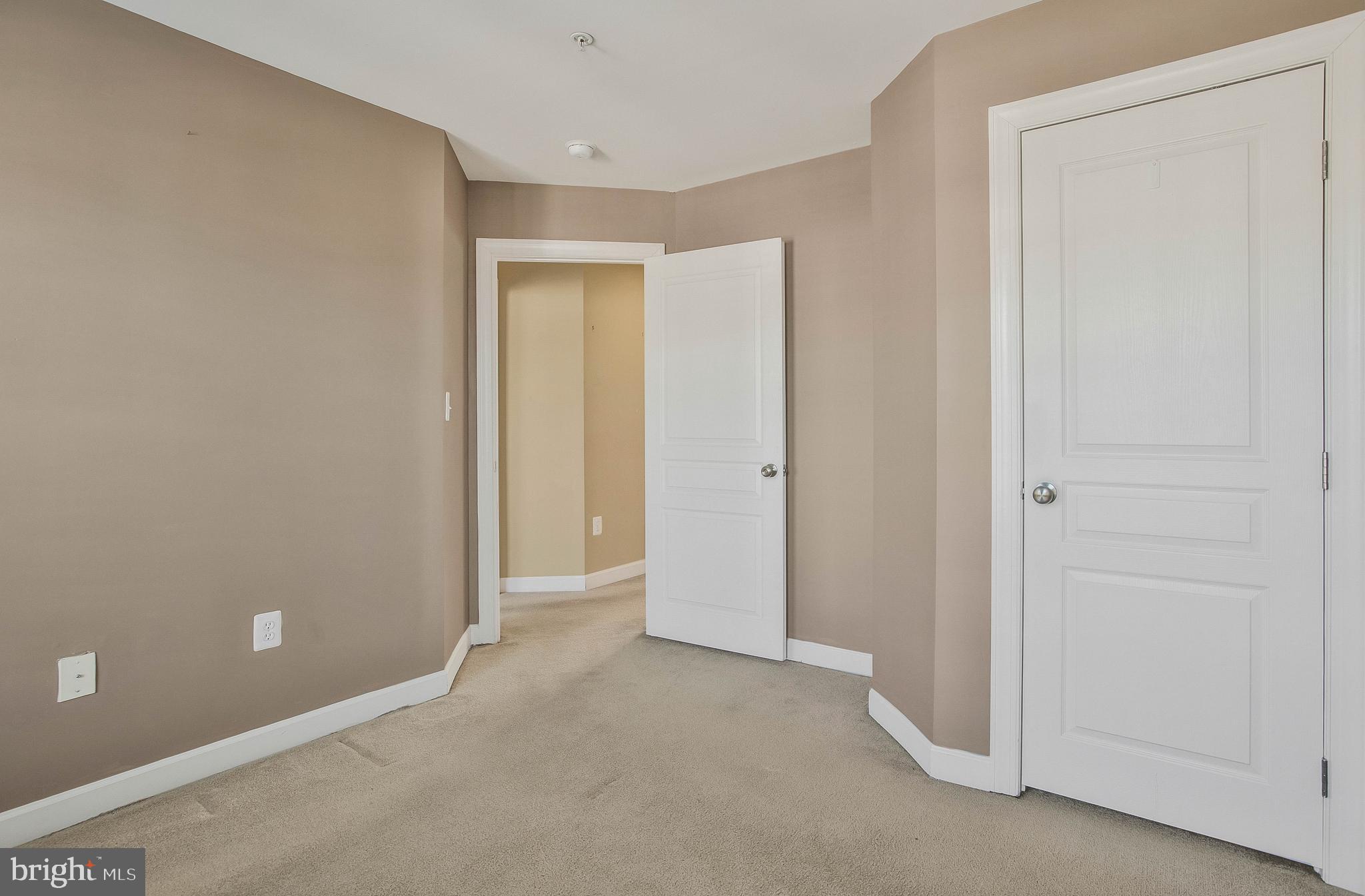 OAK CREEK CLUB - Residential