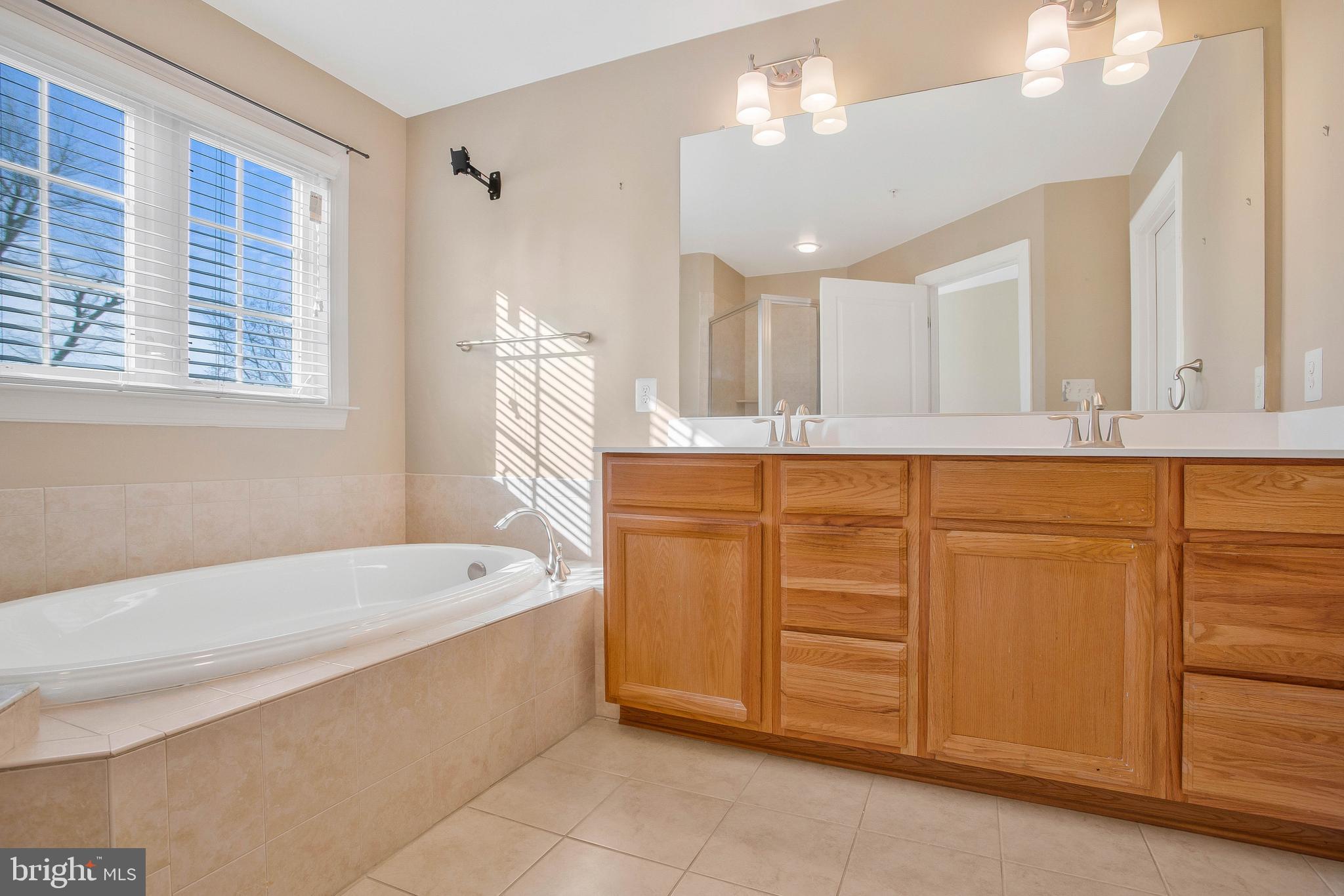 OAK CREEK CLUB - Residential