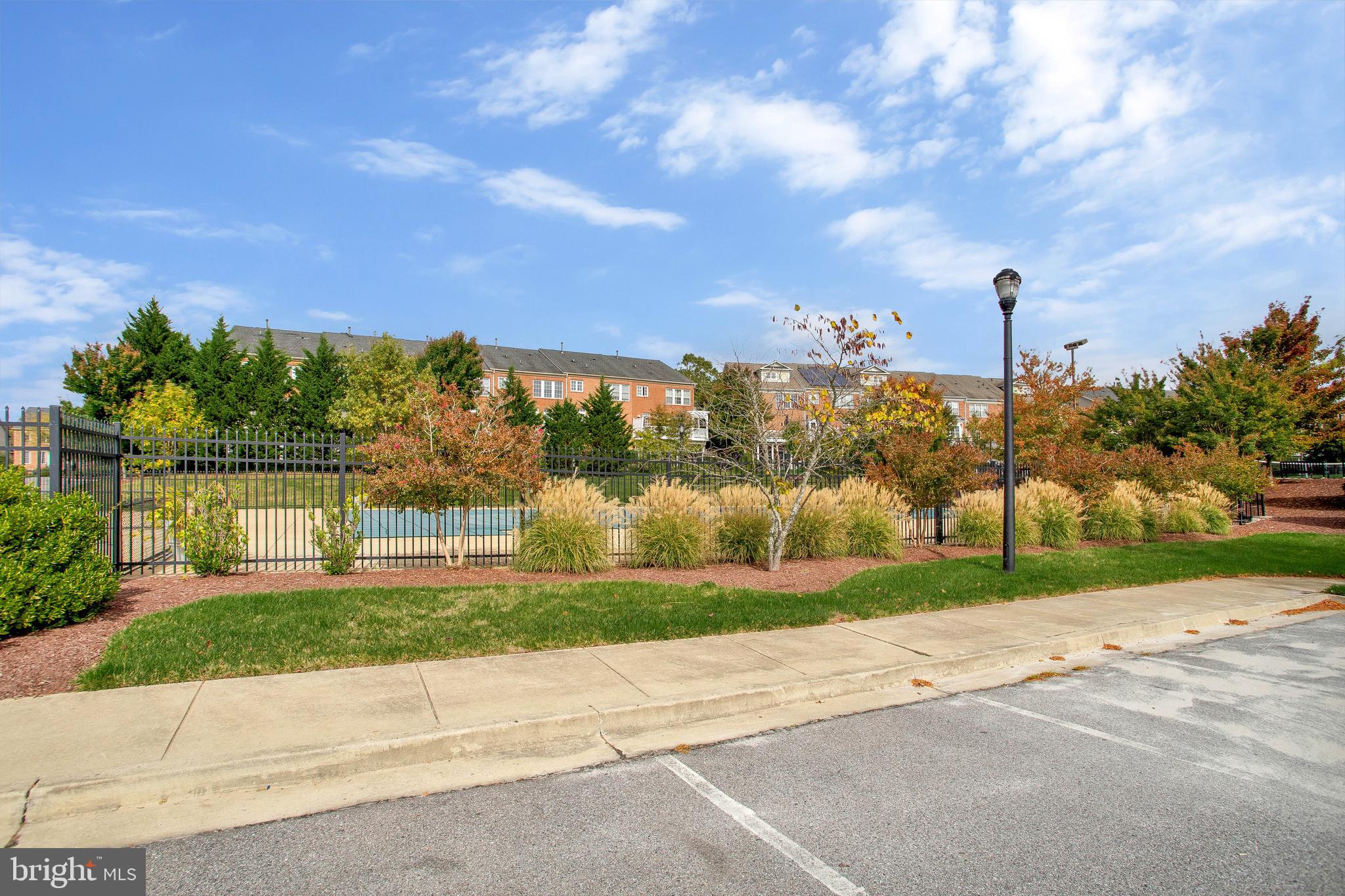 OAK CREEK CLUB - Residential