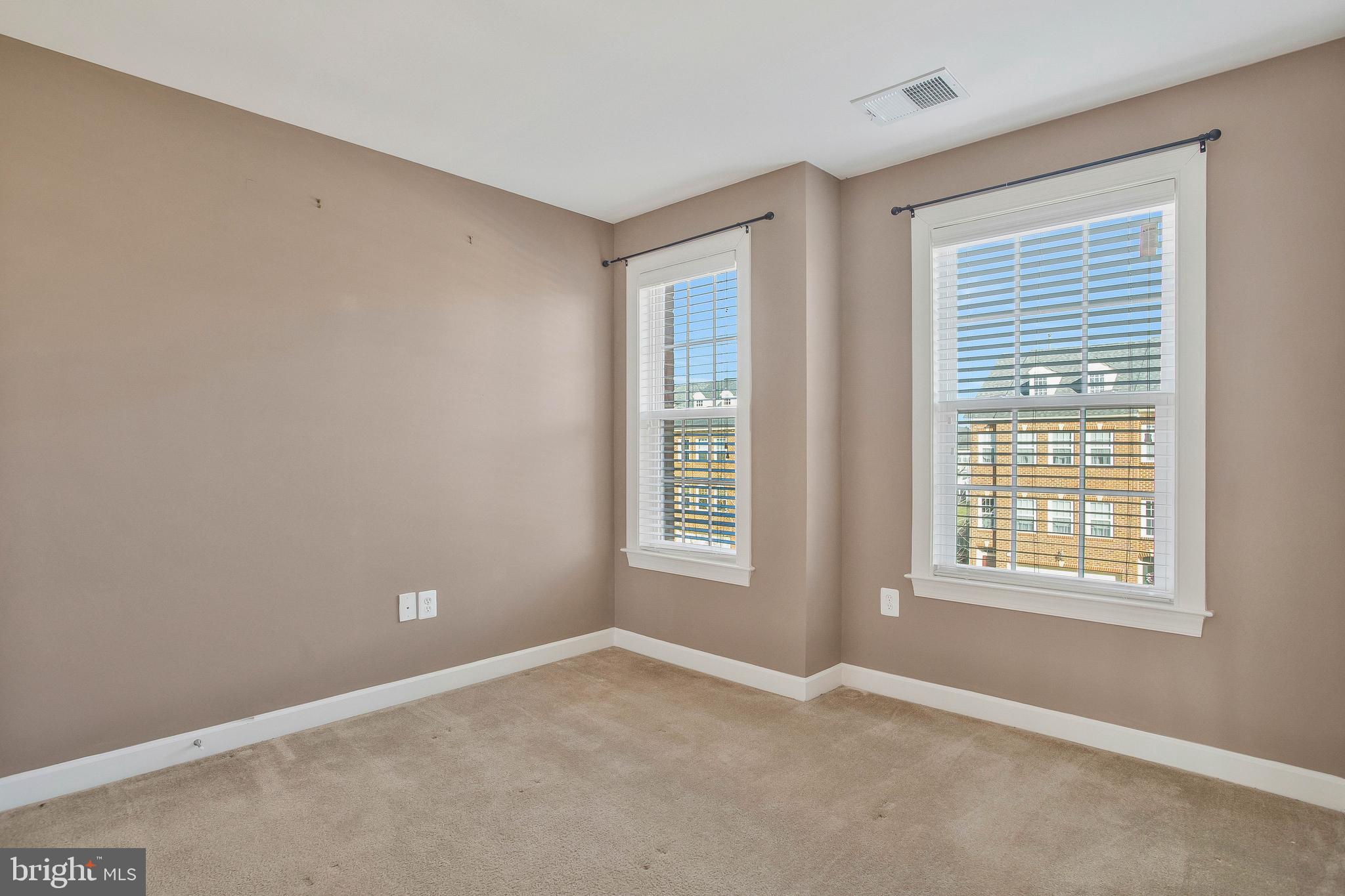 OAK CREEK CLUB - Residential