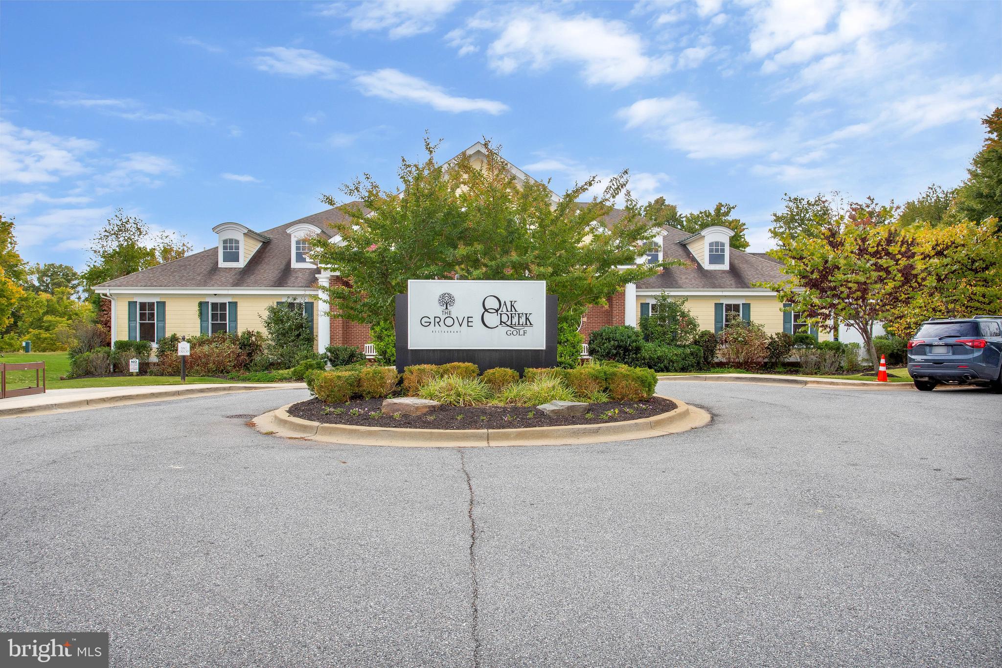 OAK CREEK CLUB - Residential