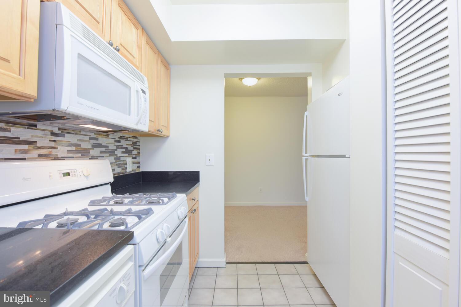 OLD TOWN/PARKER GRAY - Residential Lease