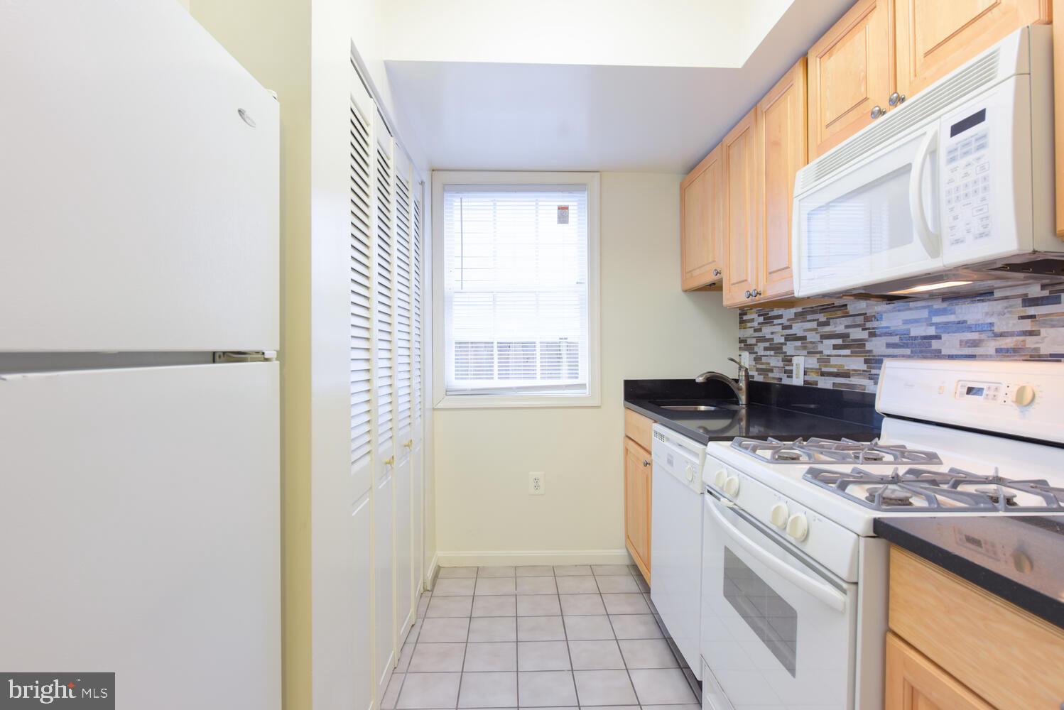 OLD TOWN/PARKER GRAY - Residential Lease