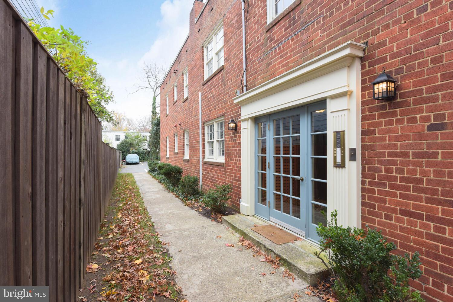 OLD TOWN/PARKER GRAY - Residential Lease