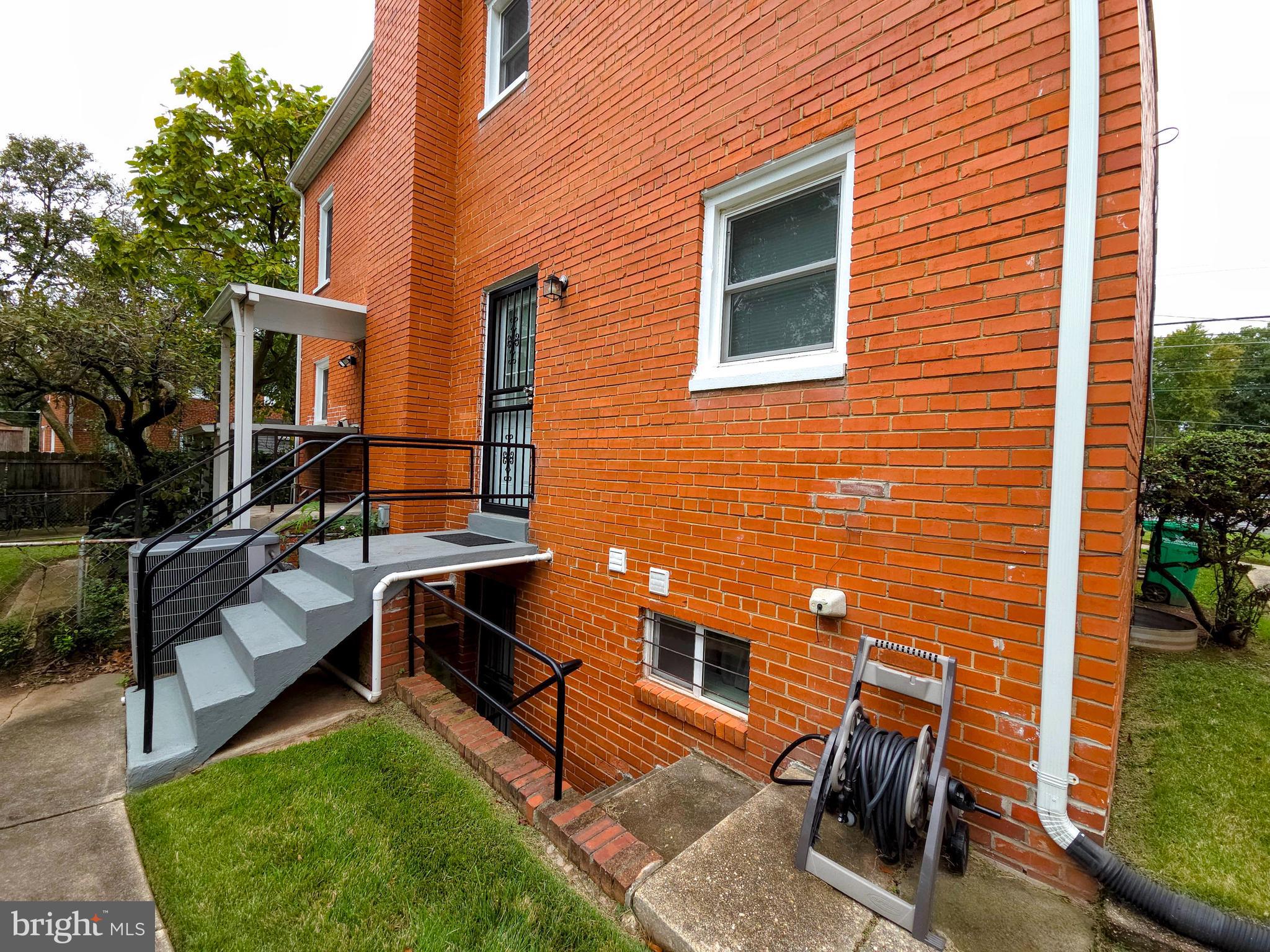 CAPITOL HEIGHTS - Residential Lease