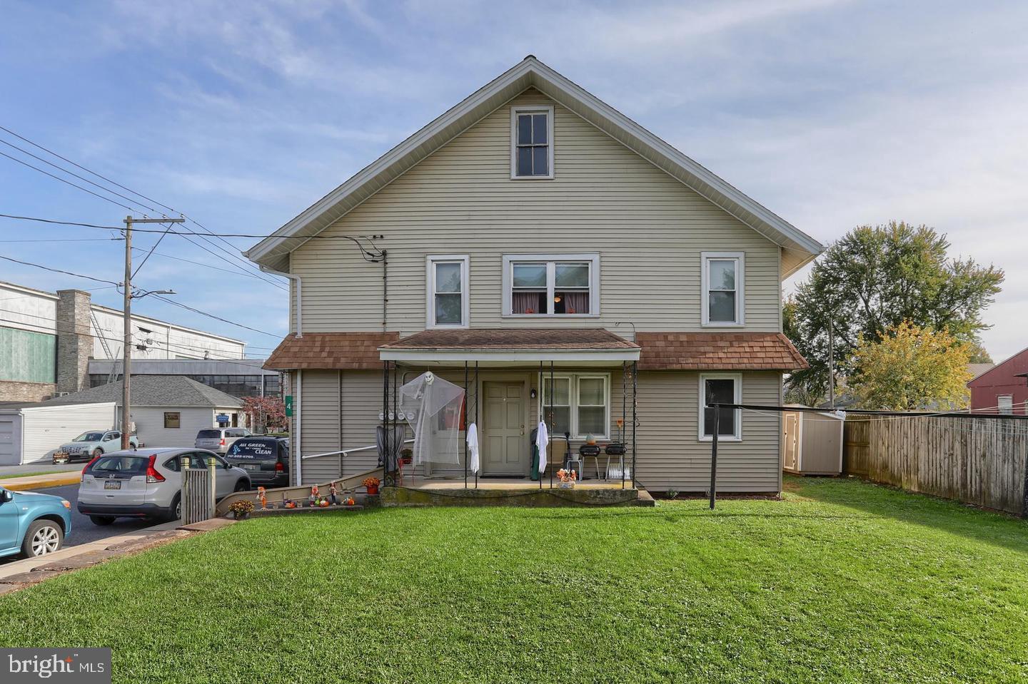 102 S RACE STREET