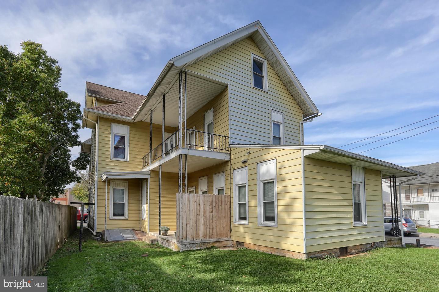102 S RACE STREET