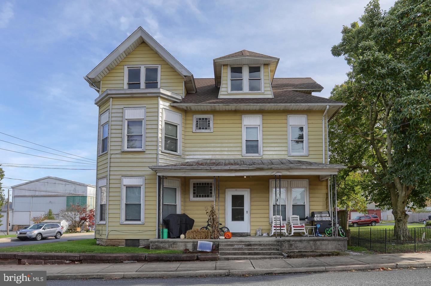102 S RACE STREET