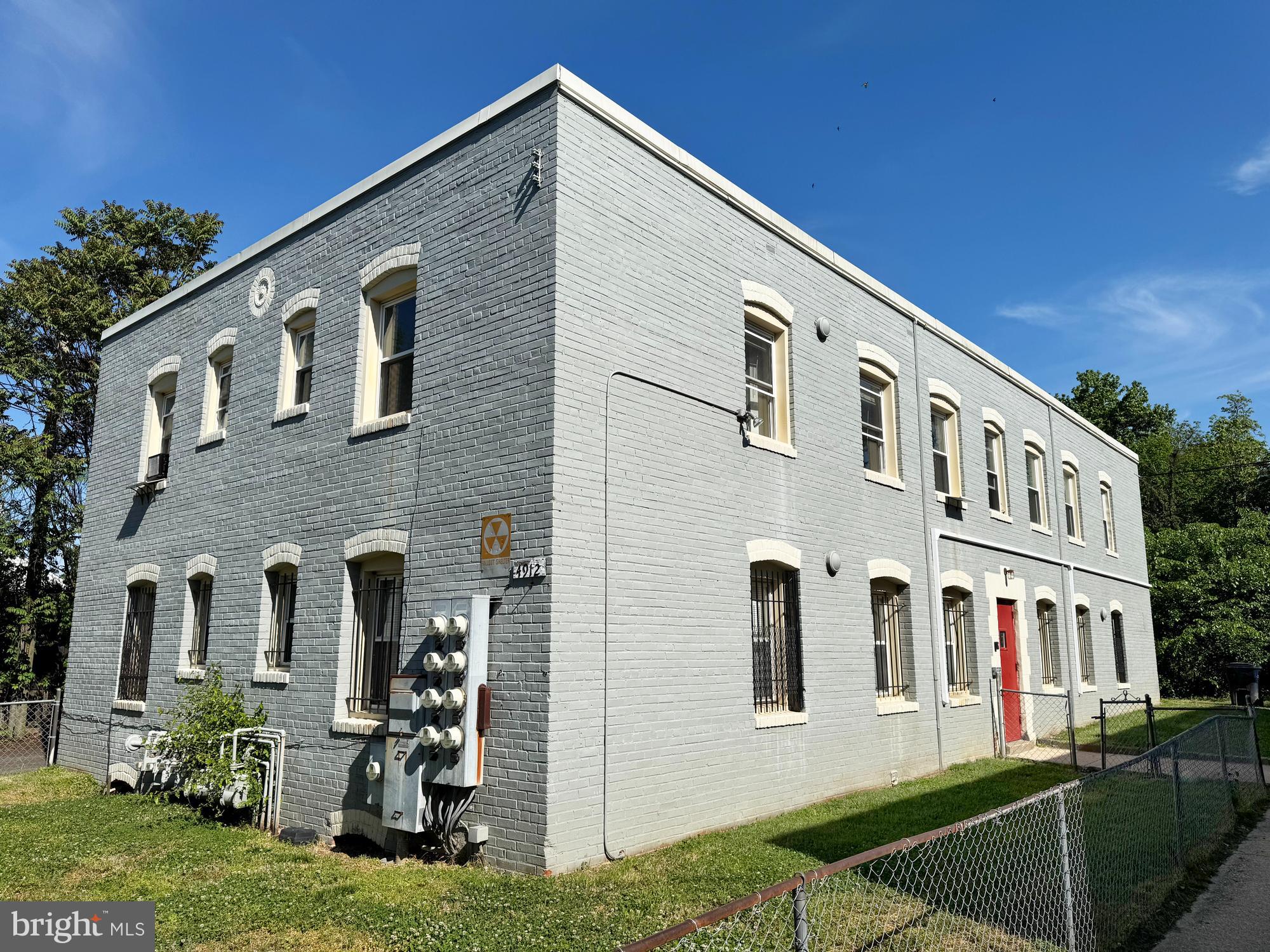 4916 NASH STREET NE