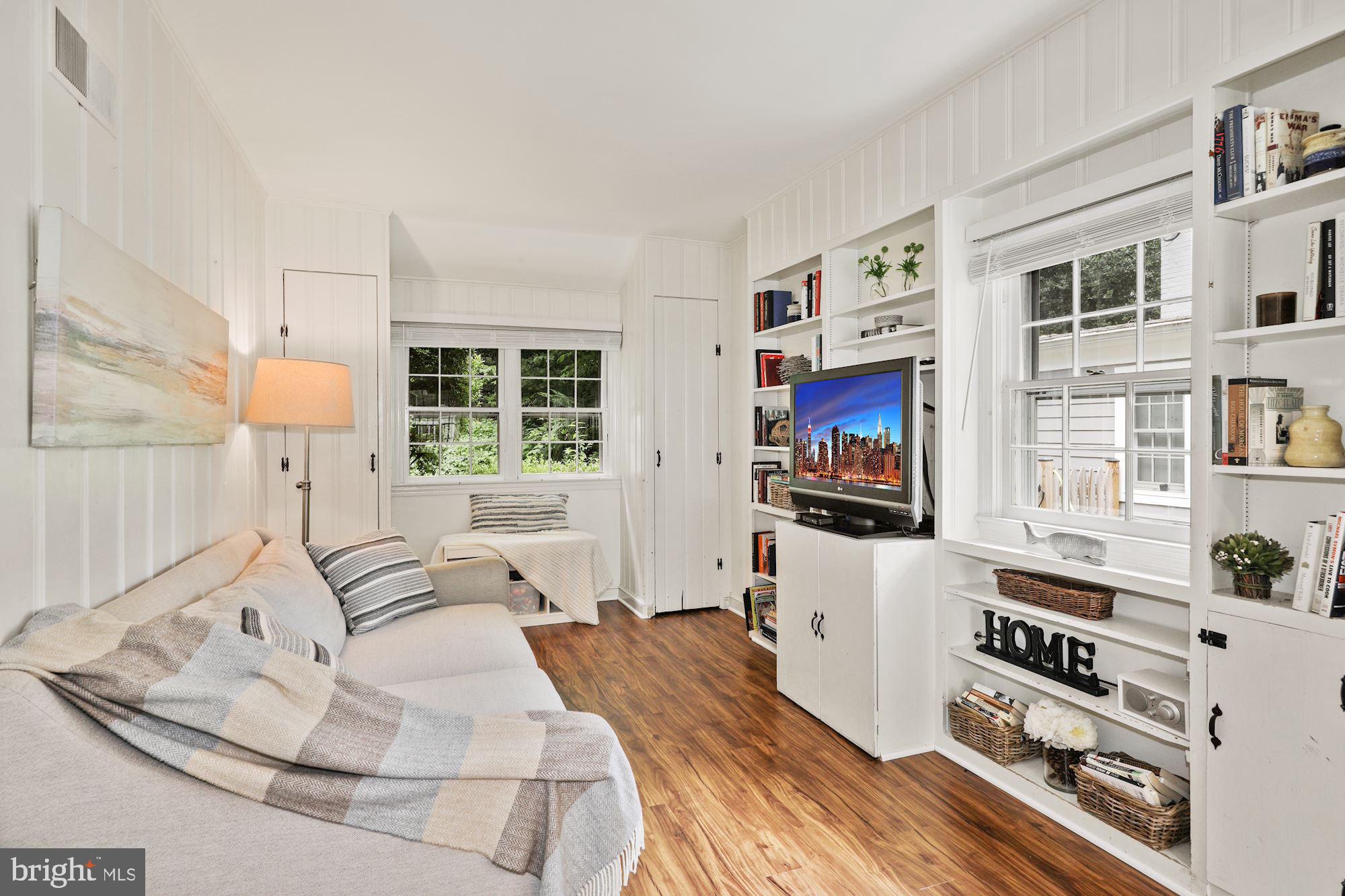 WOODACRES - Residential