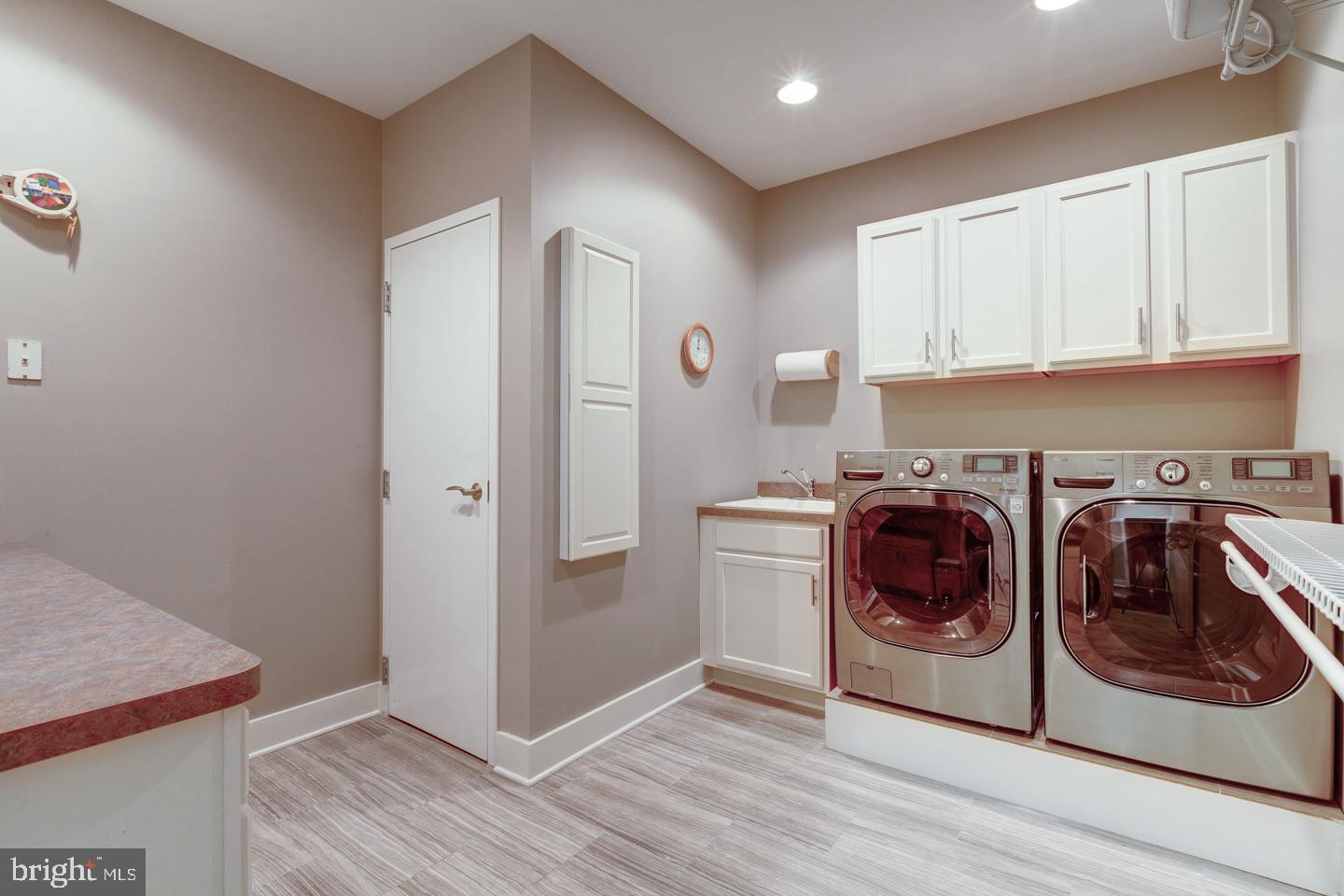 FOX POINTE - Residential