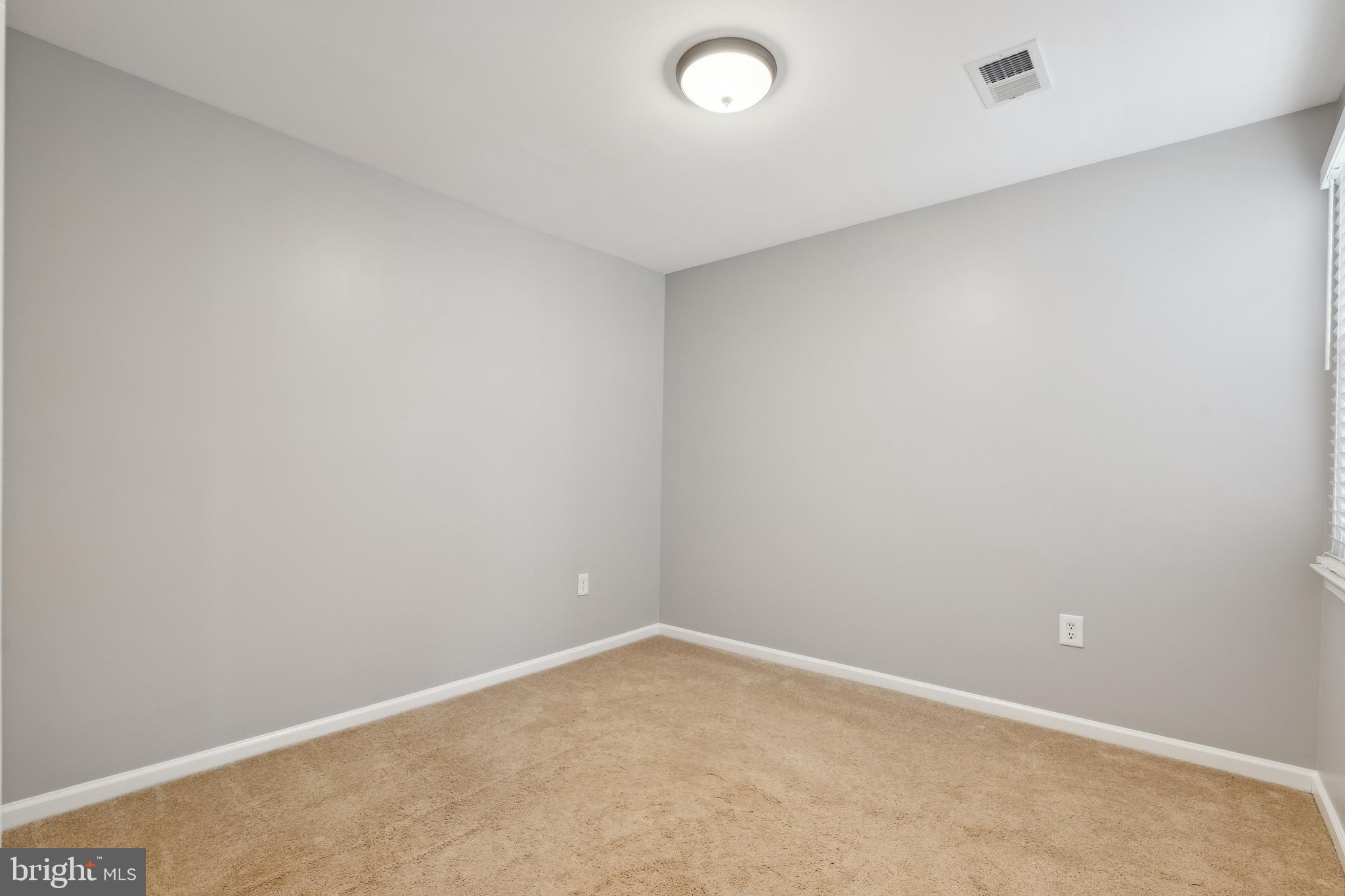 POTOMAC LAKES - Residential Lease