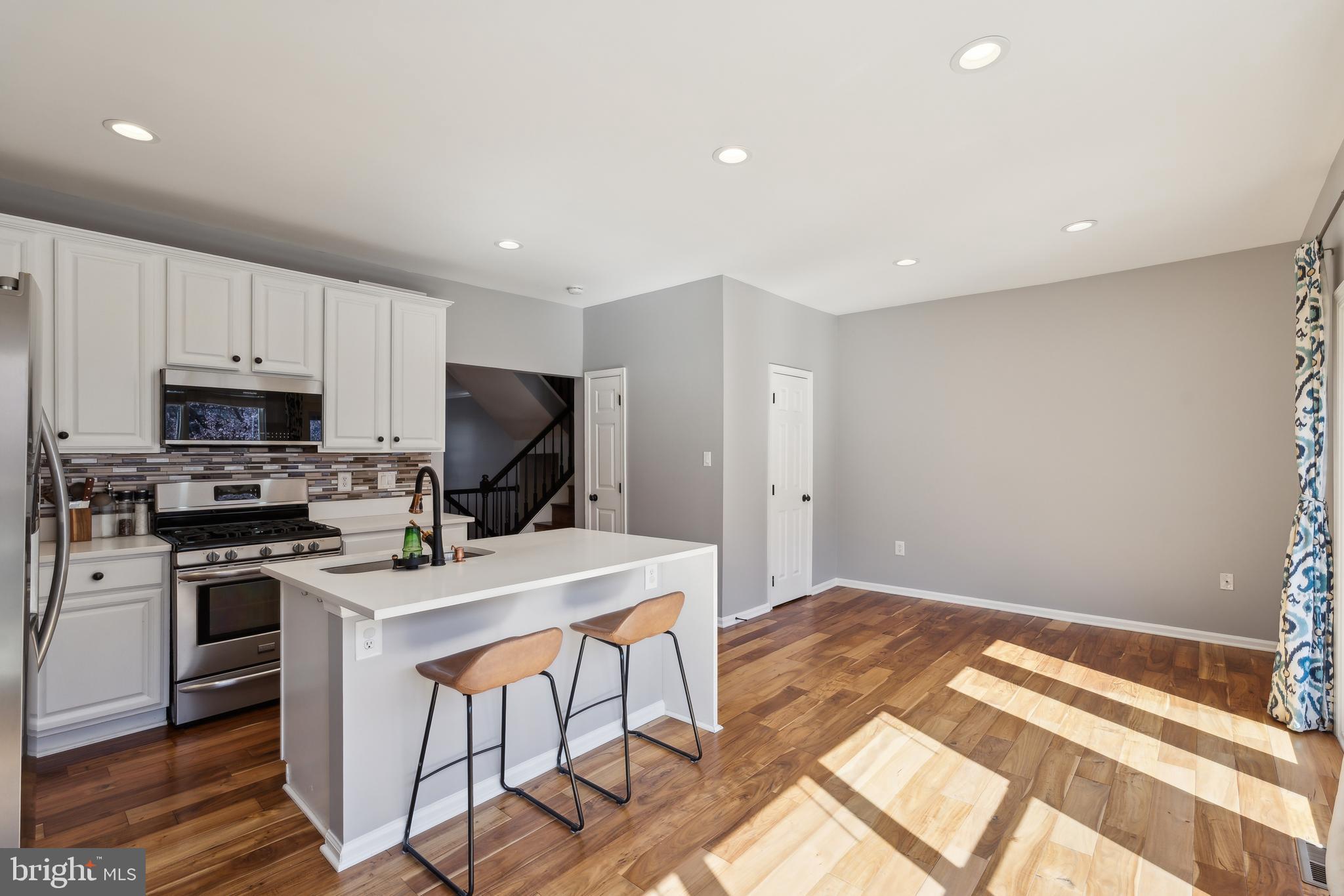 POTOMAC LAKES - Residential Lease