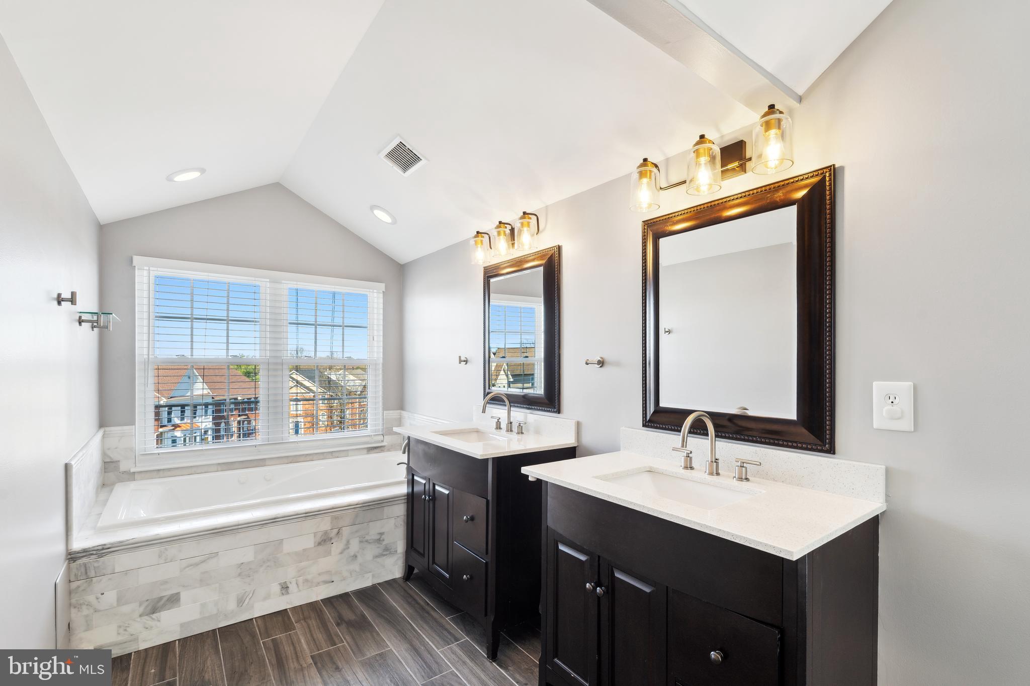 POTOMAC LAKES - Residential Lease