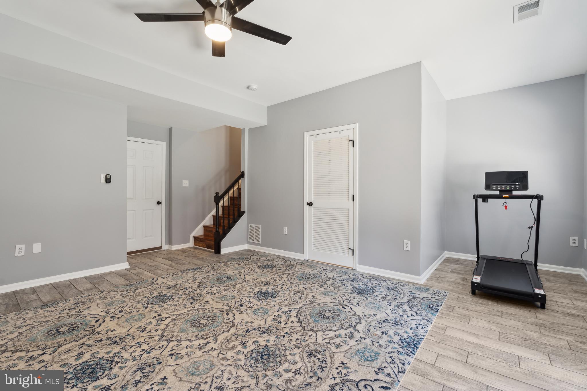 POTOMAC LAKES - Residential Lease