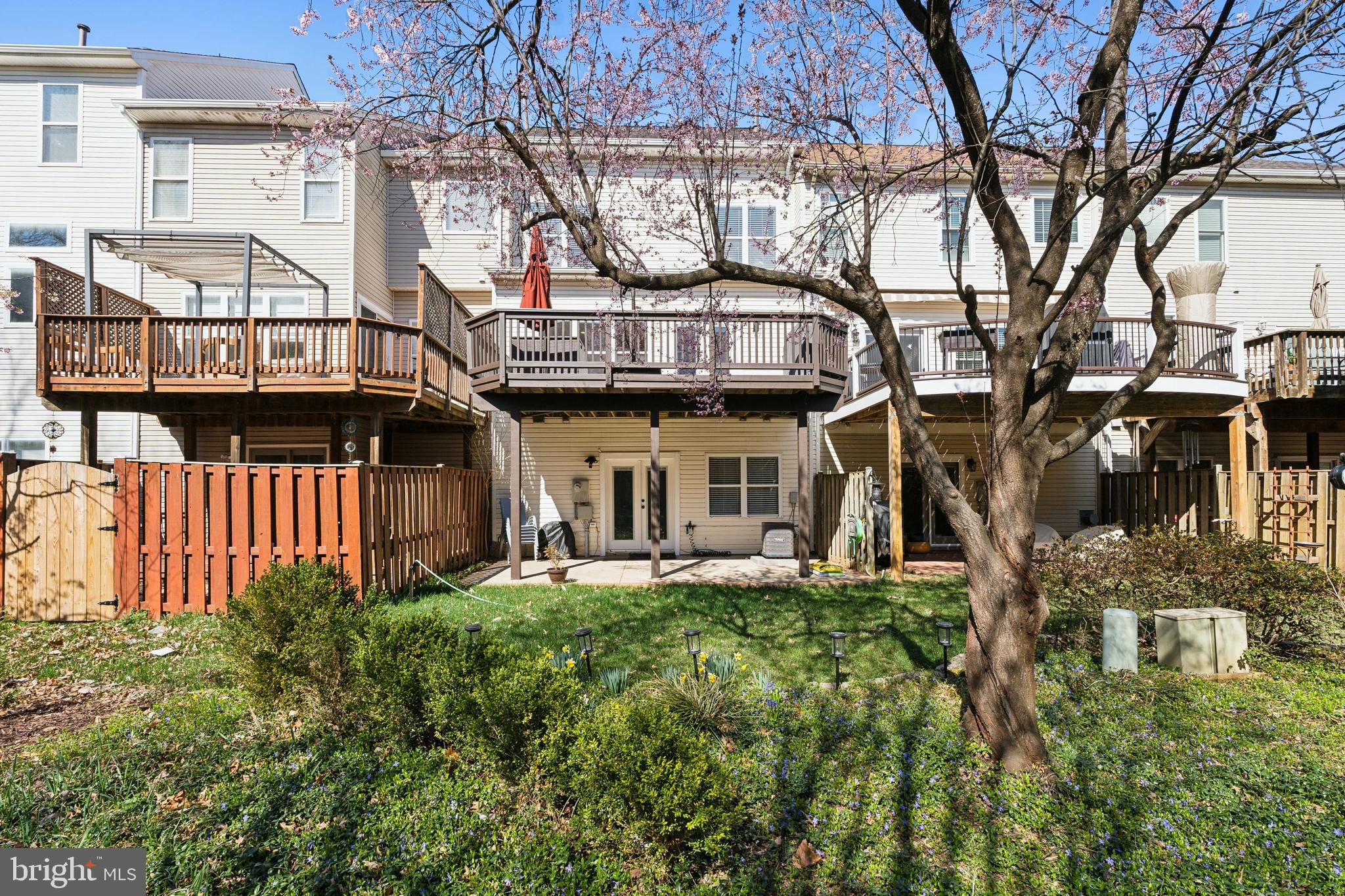 POTOMAC LAKES - Residential Lease