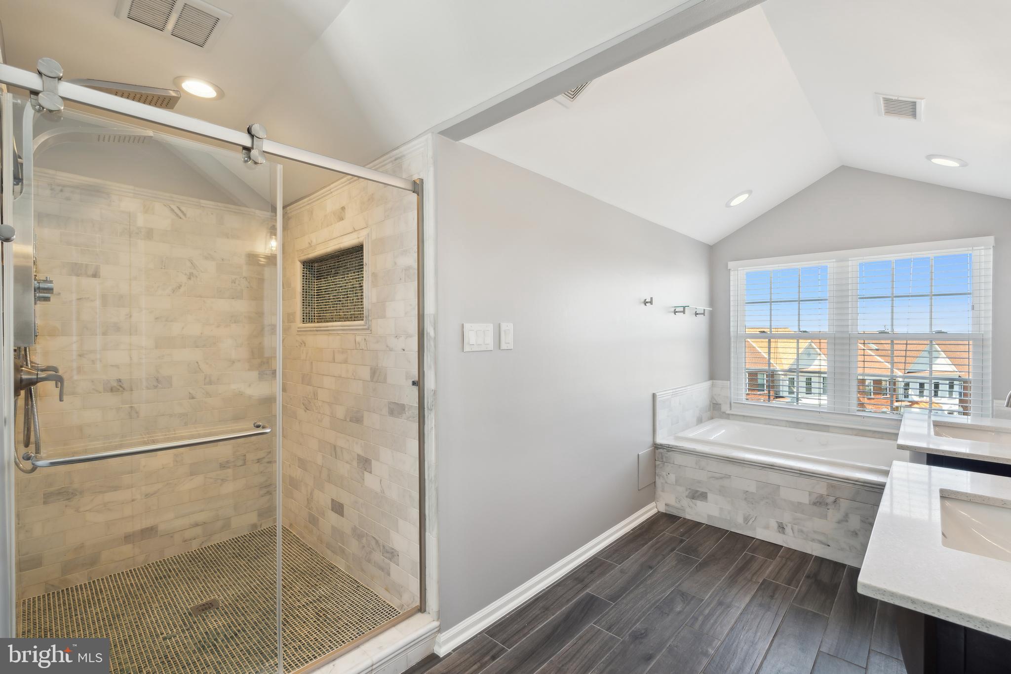 POTOMAC LAKES - Residential Lease