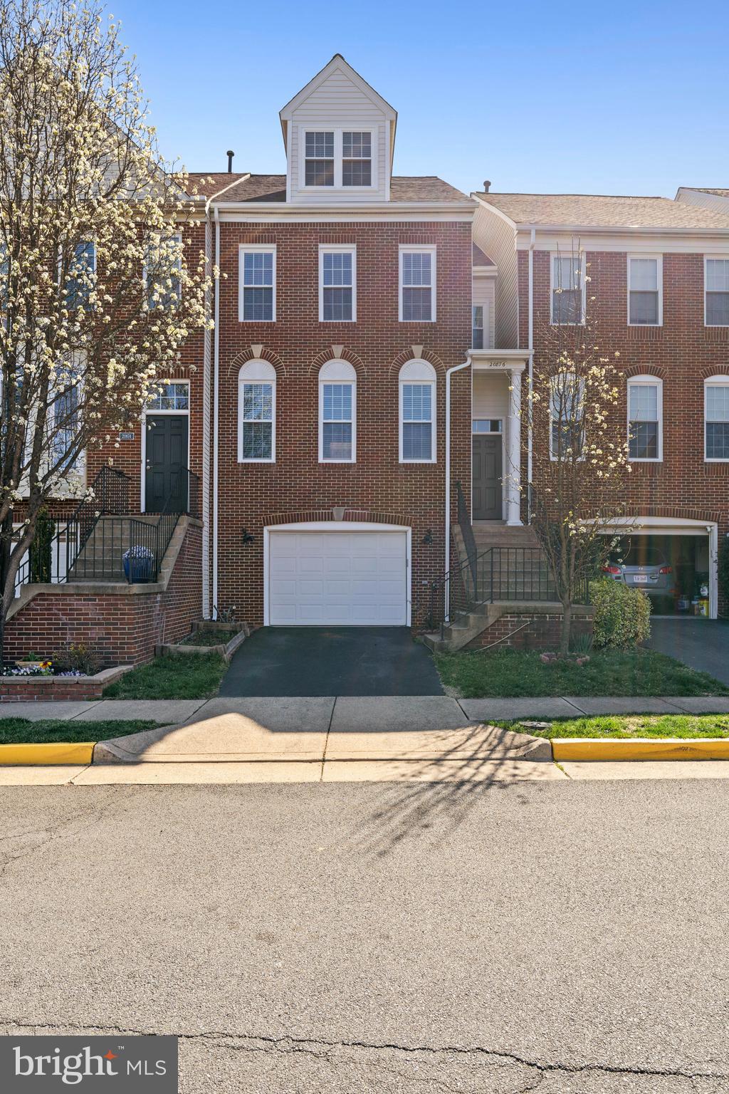 POTOMAC LAKES - Residential Lease