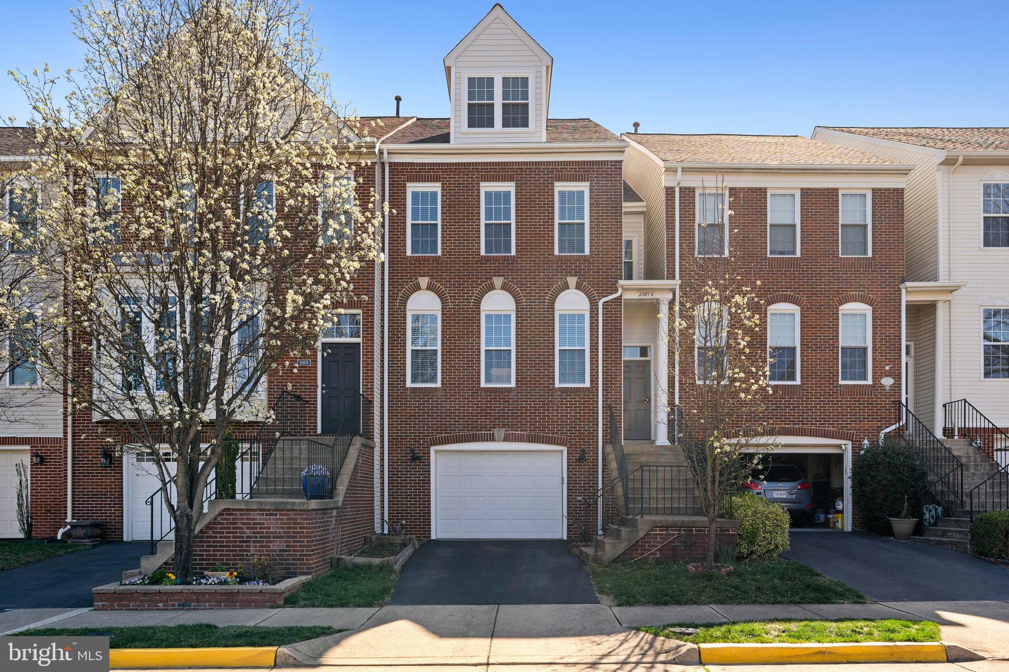 POTOMAC LAKES - Residential Lease