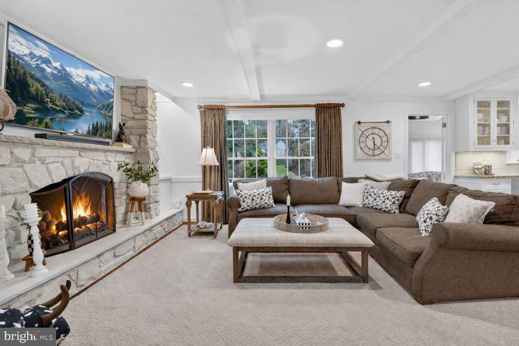 KENSINGTON PARK - Residential