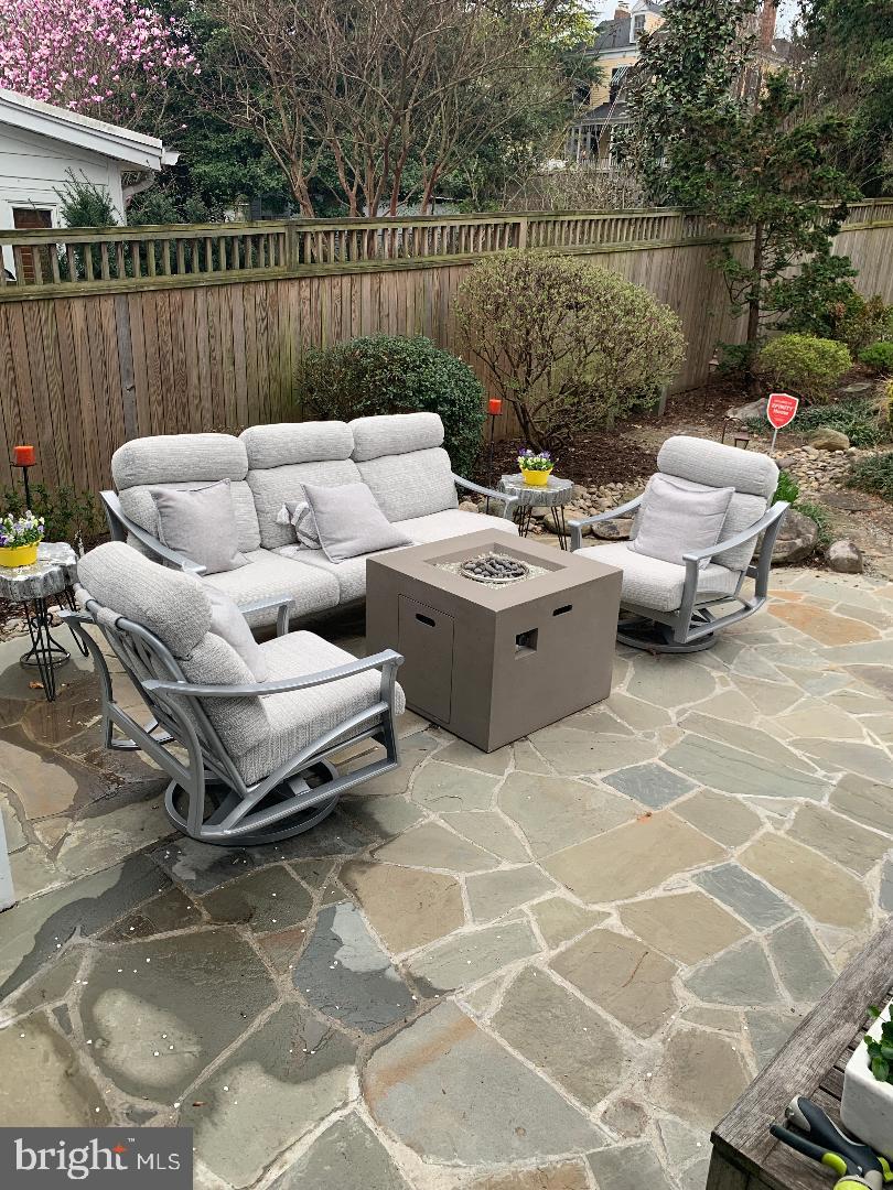 KENSINGTON PARK - Residential