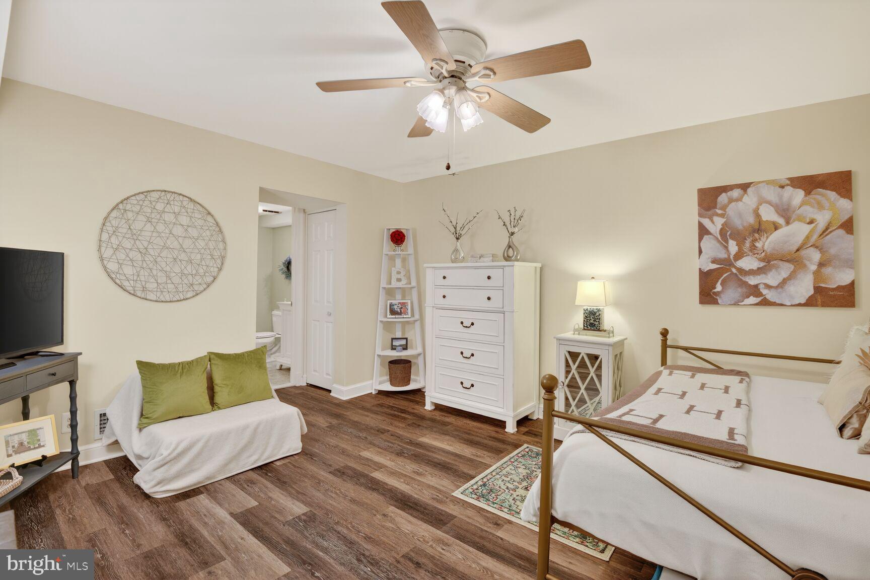 KENSINGTON PARK - Residential