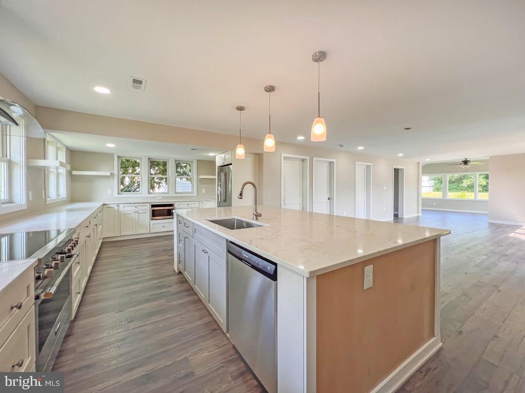 463 AUSTIN DRIVE