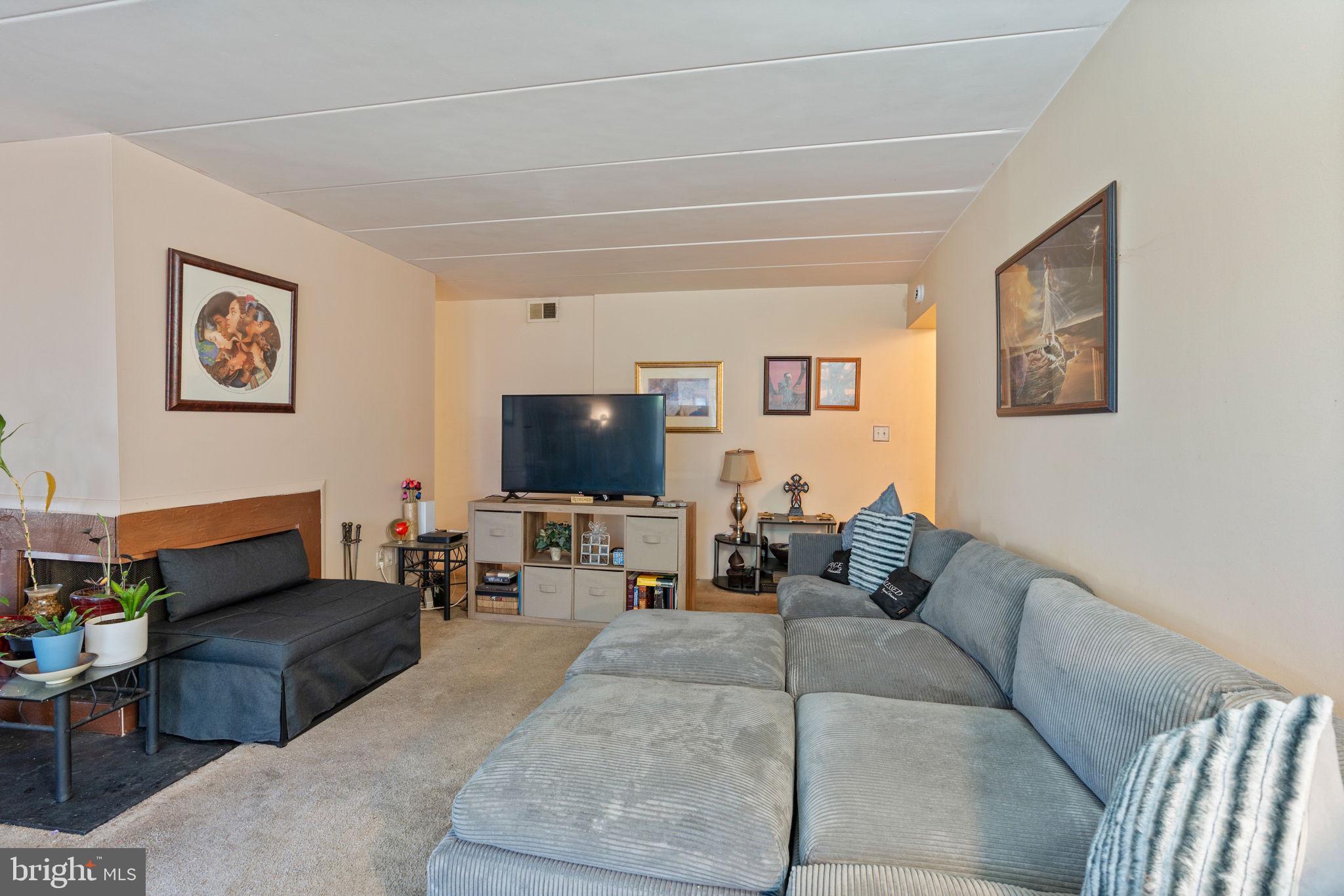 TOWN CENTER - Residential