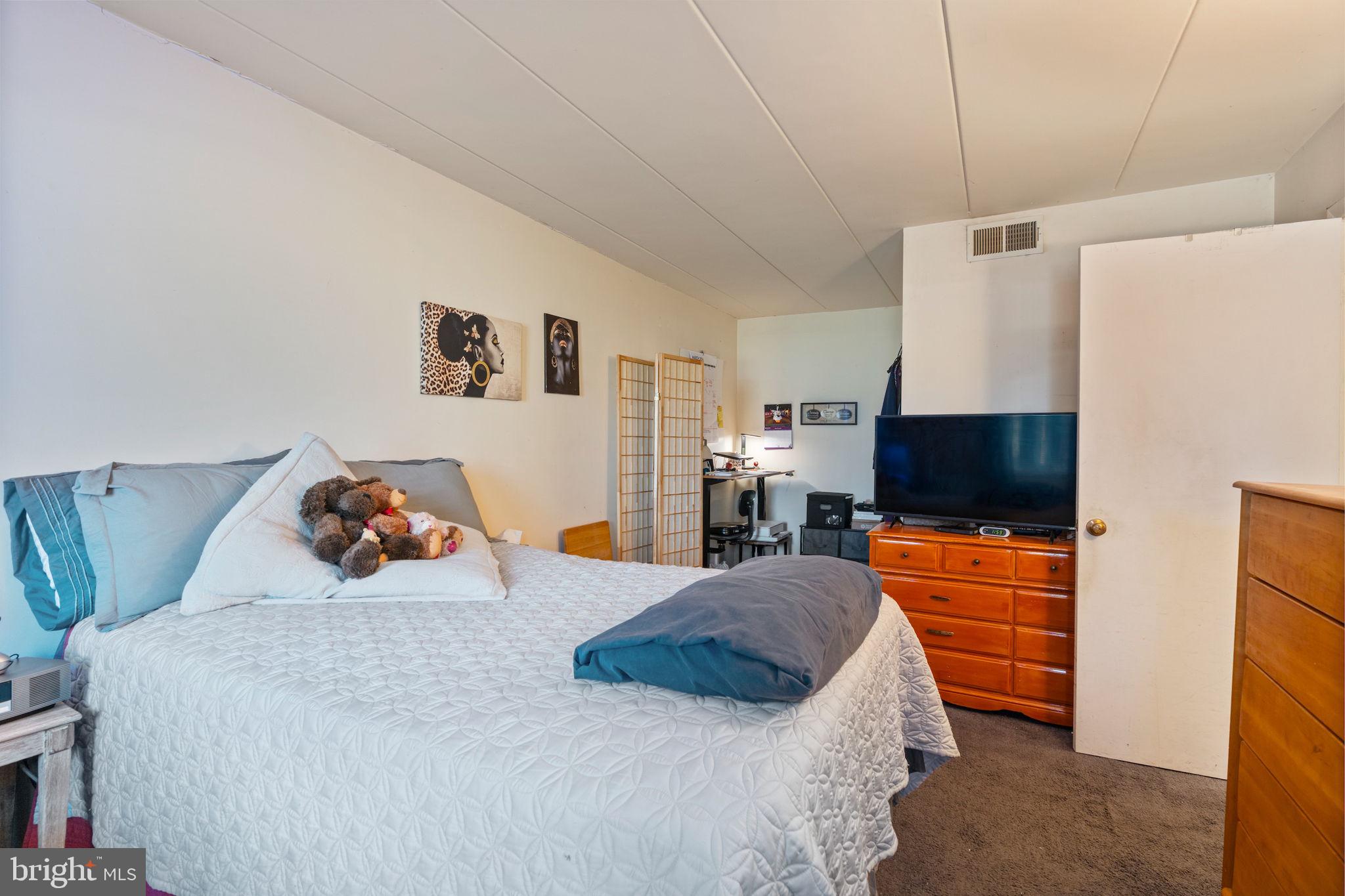 TOWN CENTER - Residential