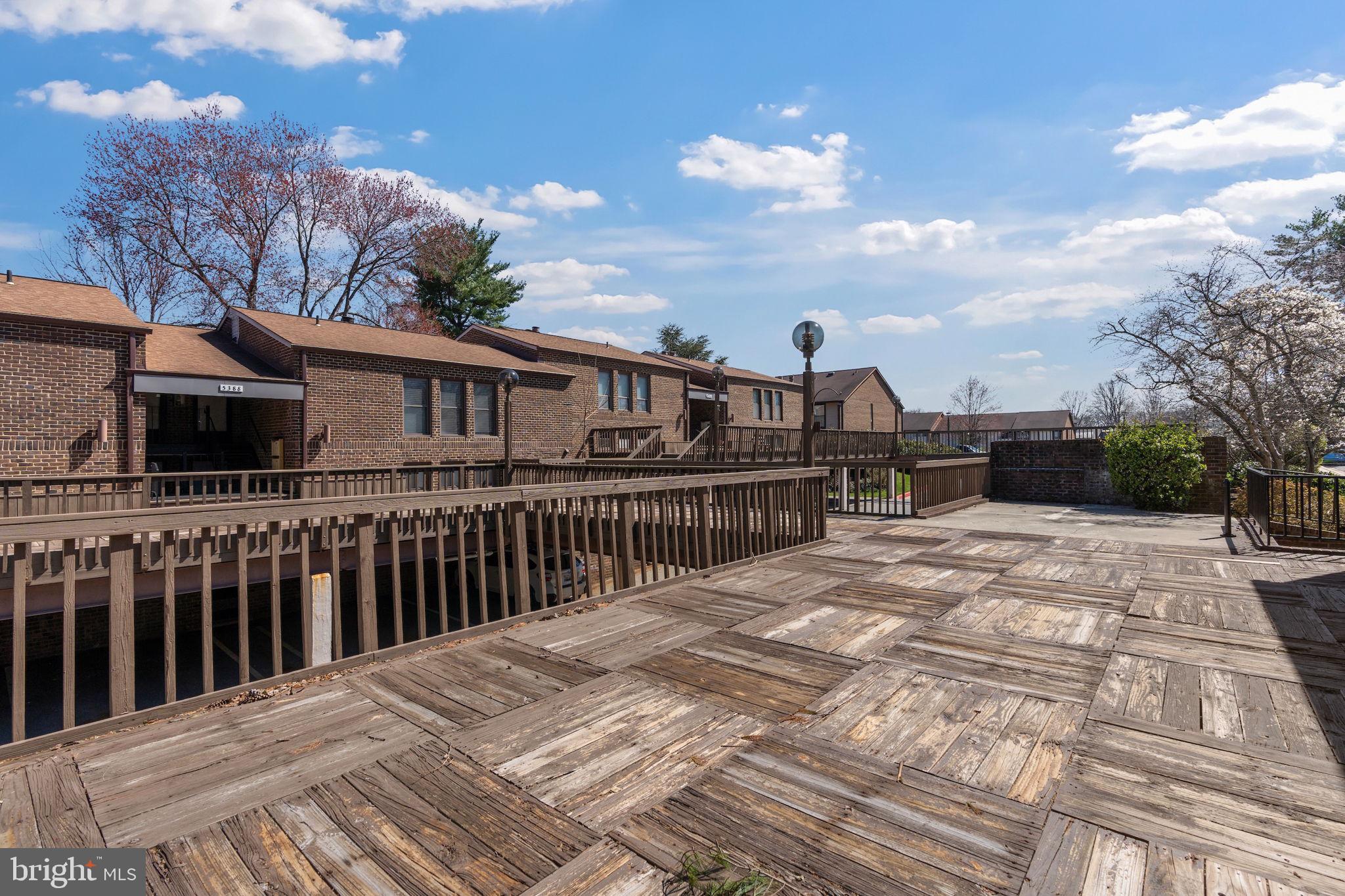 TOWN CENTER - Residential