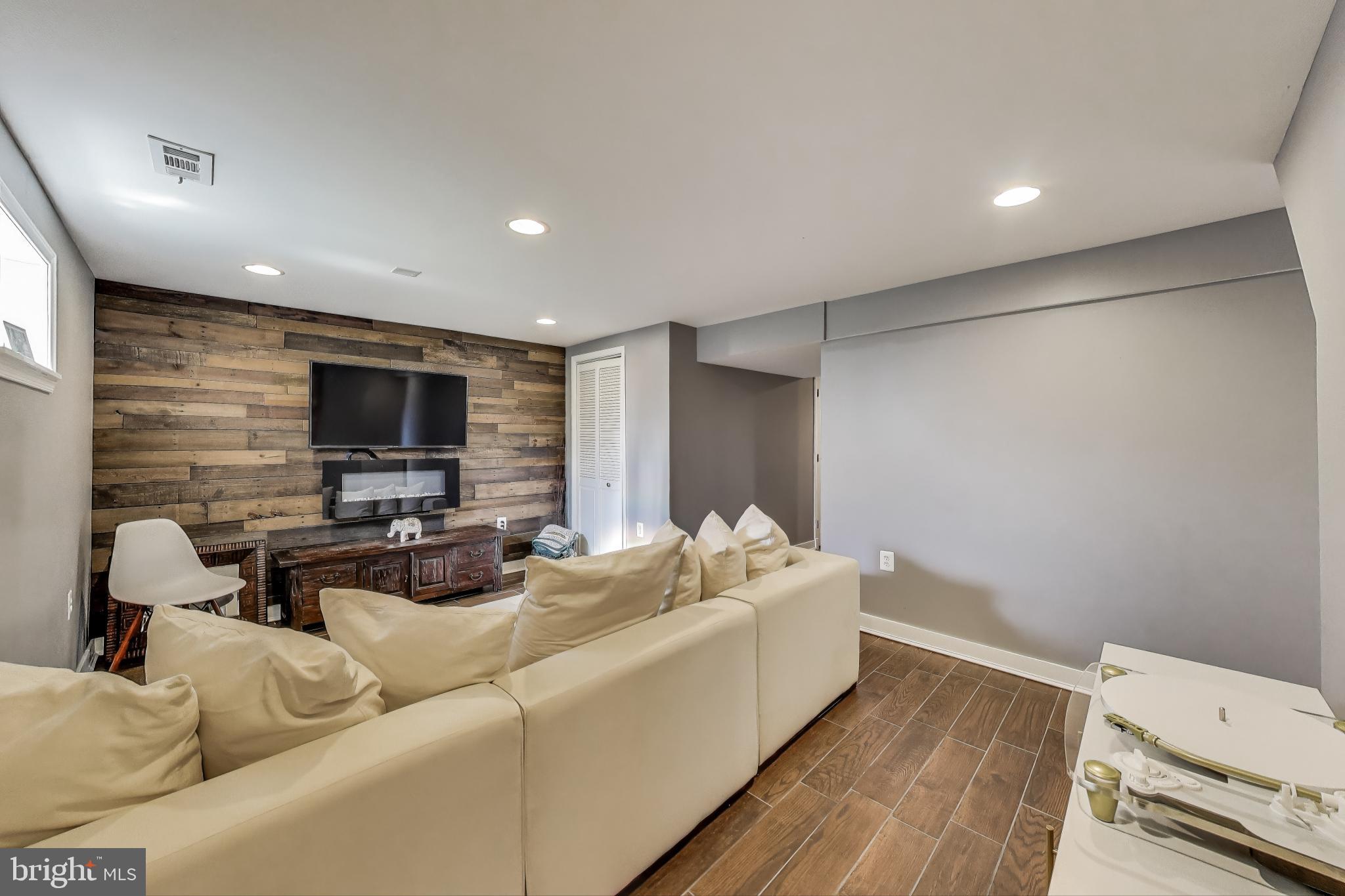 FOREST HEIGHTS - Residential