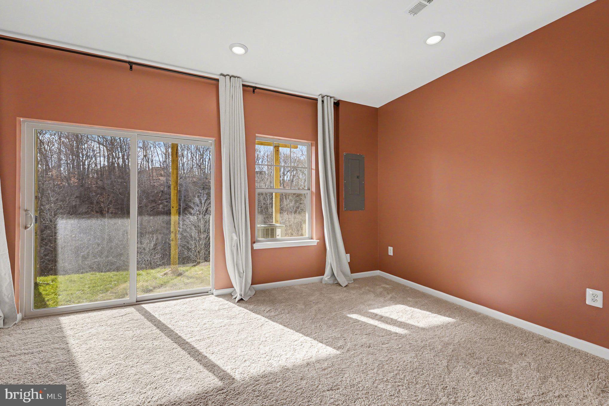 WHITSON WOODS - Residential