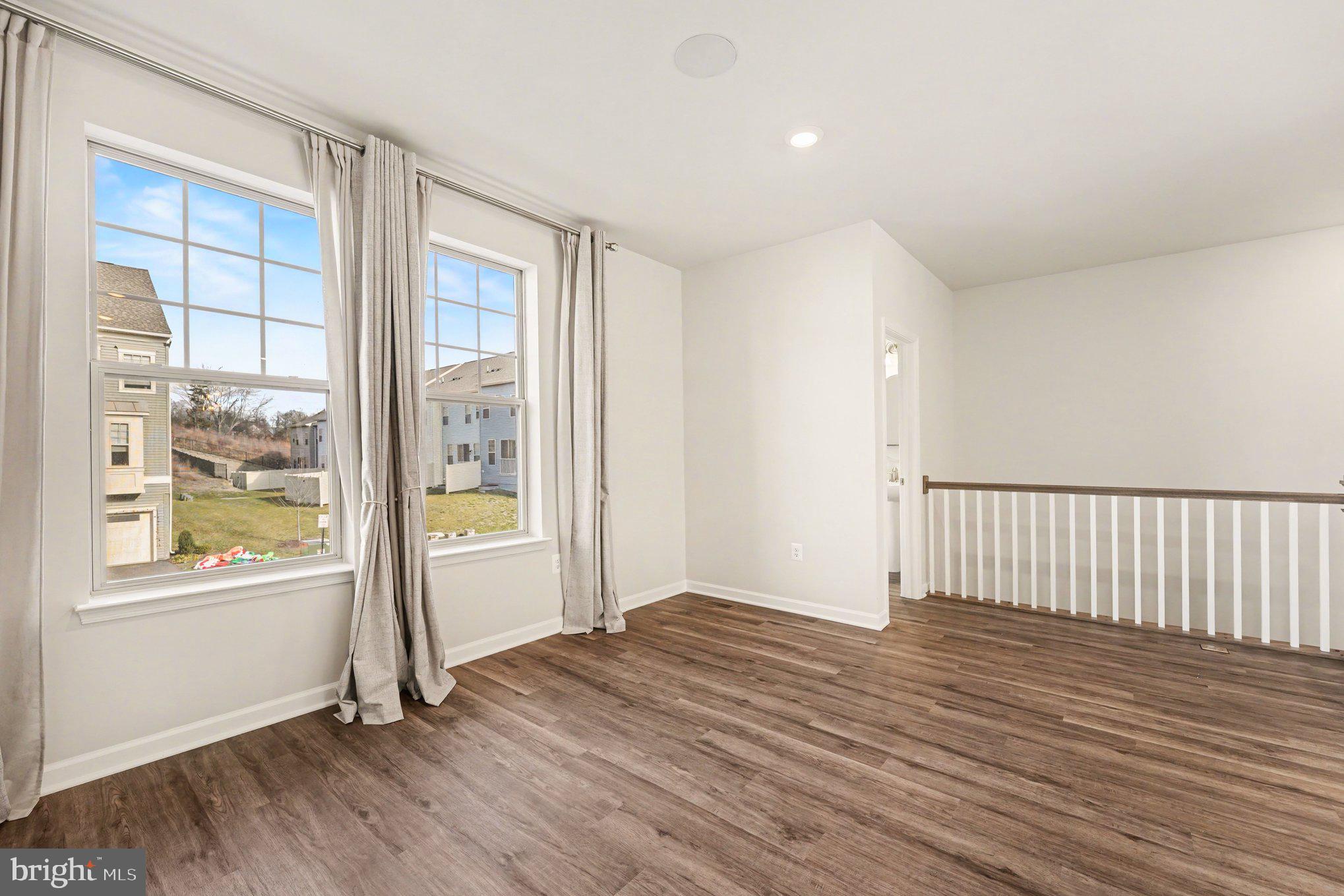 WHITSON WOODS - Residential