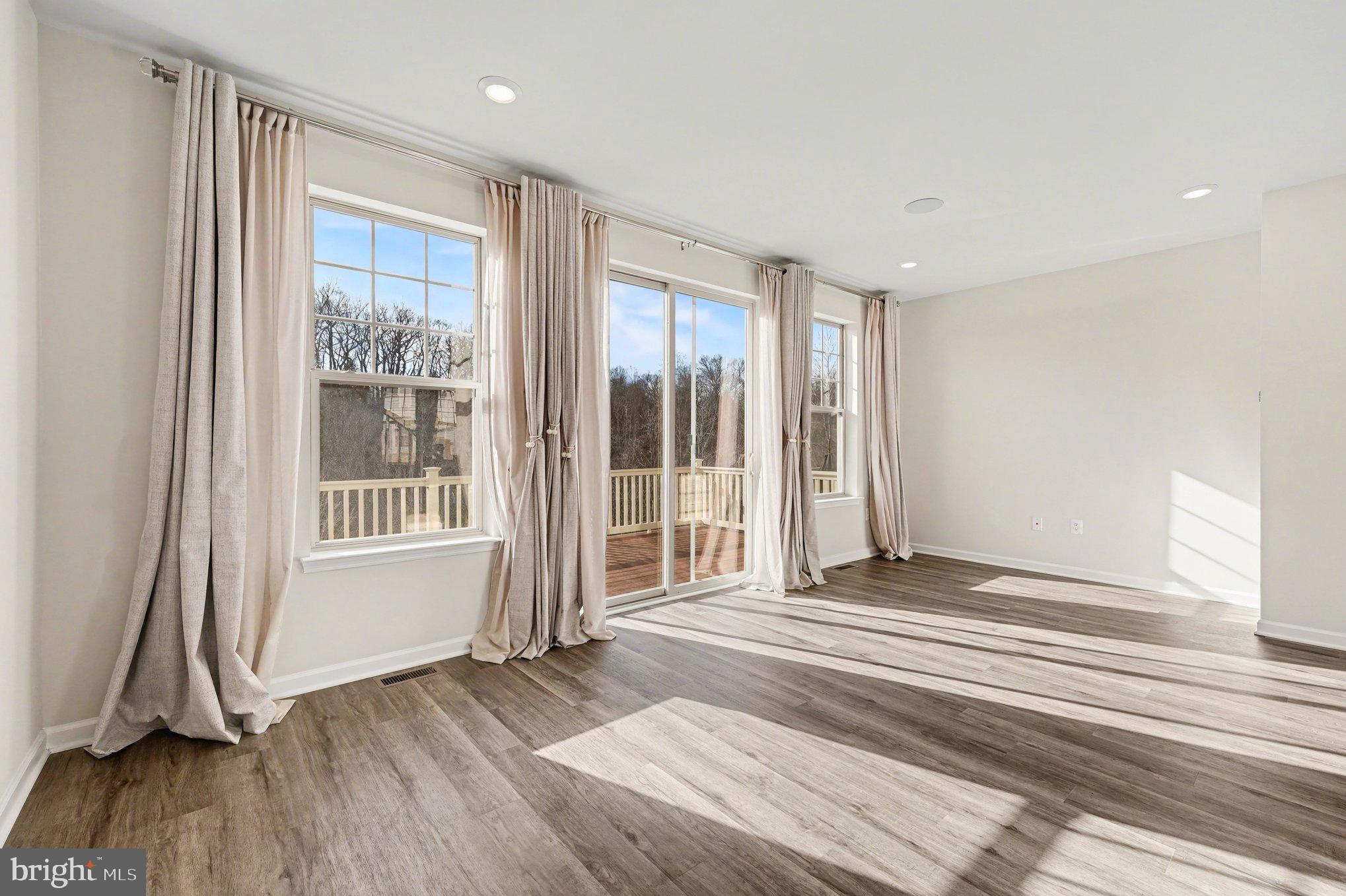 WHITSON WOODS - Residential