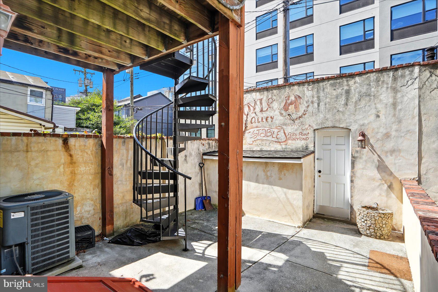 LITTLE ITALY - Residential